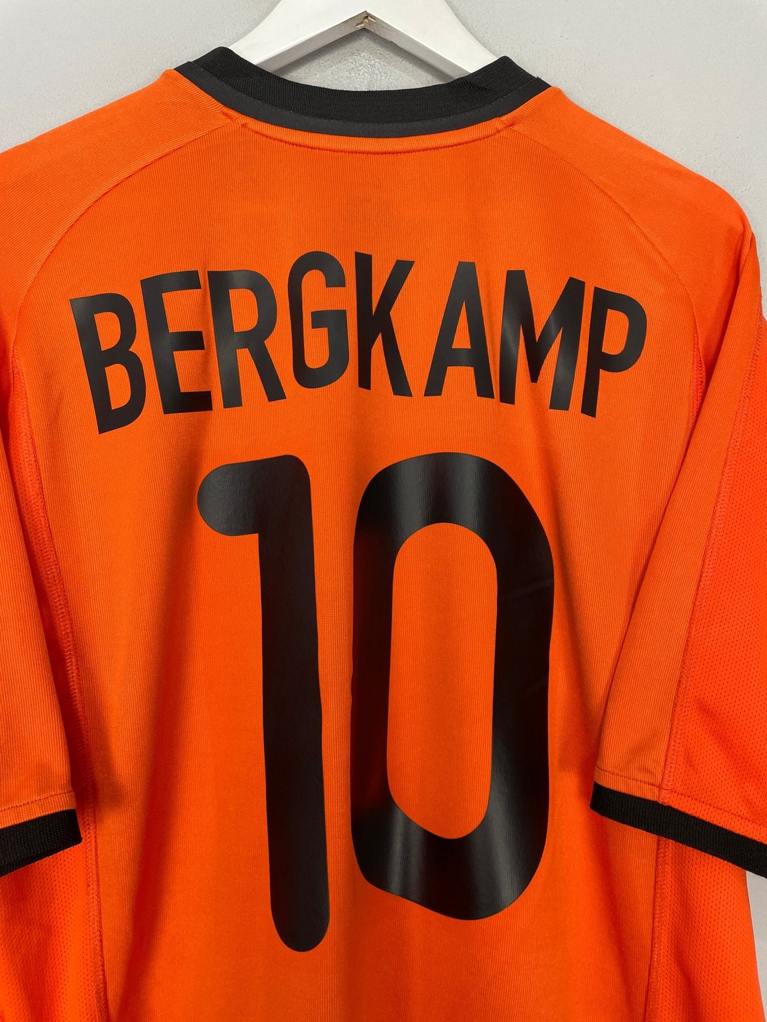Shop 2000/02 NETHERLANDS BERGKAMP #10 HOME SHIRT (XL) NIKE, classic football shirts, vintage football shirts & retro soccer jerseys at Cult Kits