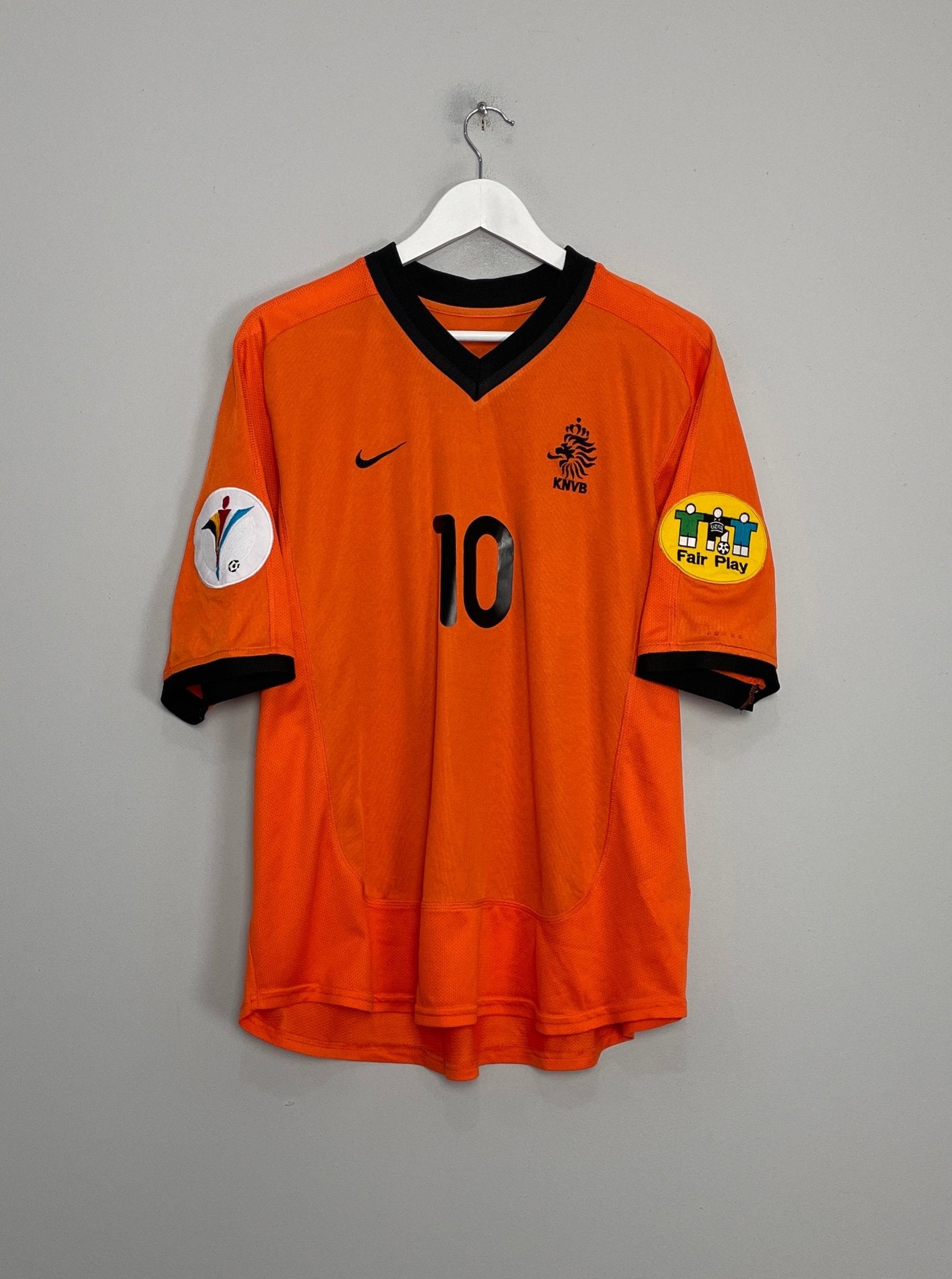 Shop 2000/02 NETHERLANDS BERGKAMP #10 HOME SHIRT (XL) NIKE, classic football shirts, vintage football shirts & retro soccer jerseys at Cult Kits