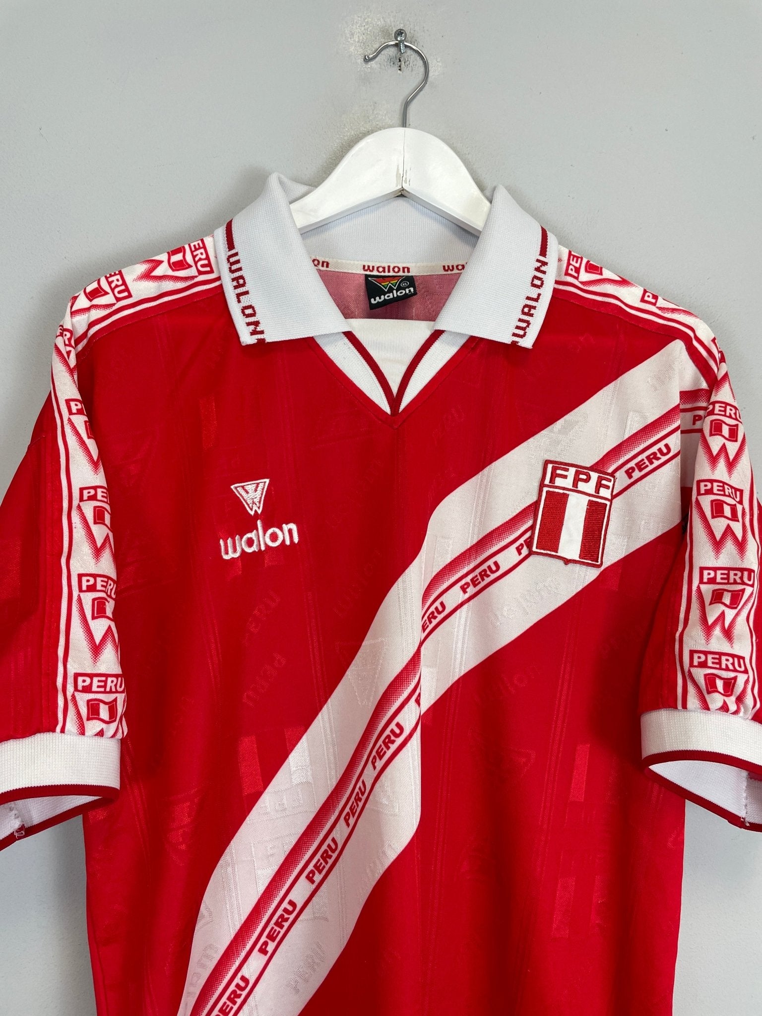 Shop 2000/02 PERU #10 AWAY SHIRT (XL) WALON, classic football shirts, vintage football shirts & retro soccer jerseys at Cult Kits