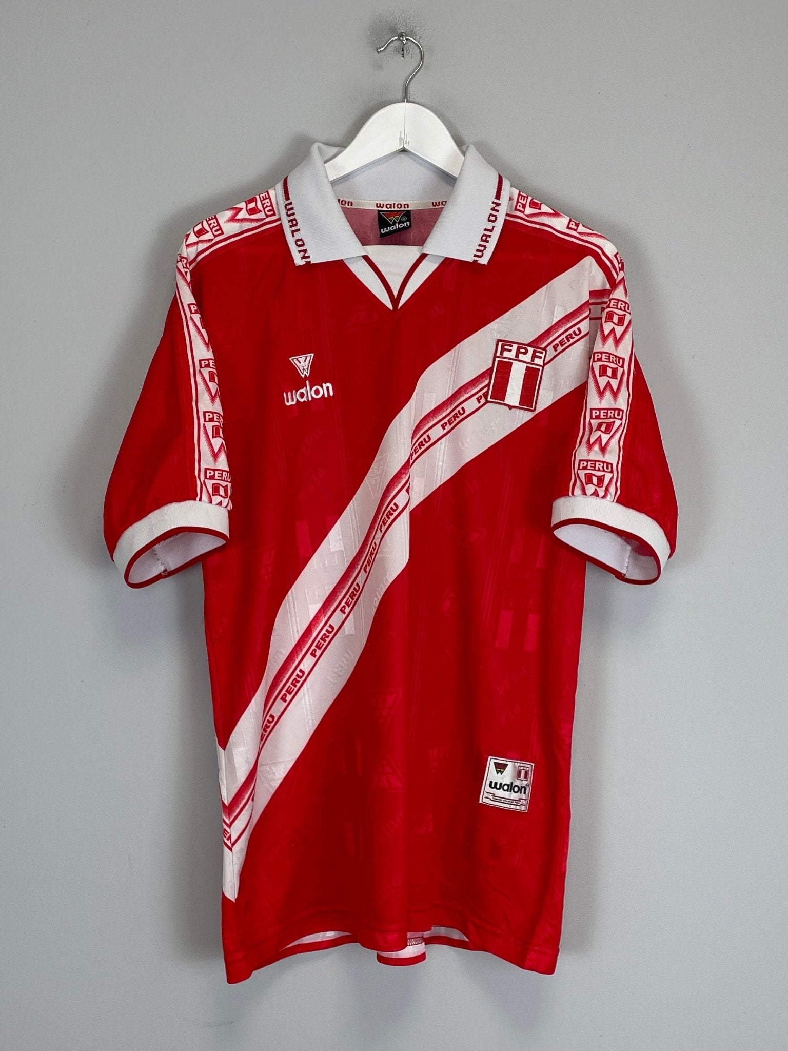 Shop 2000/02 PERU #10 AWAY SHIRT (XL) WALON, classic football shirts, vintage football shirts & retro soccer jerseys at Cult Kits