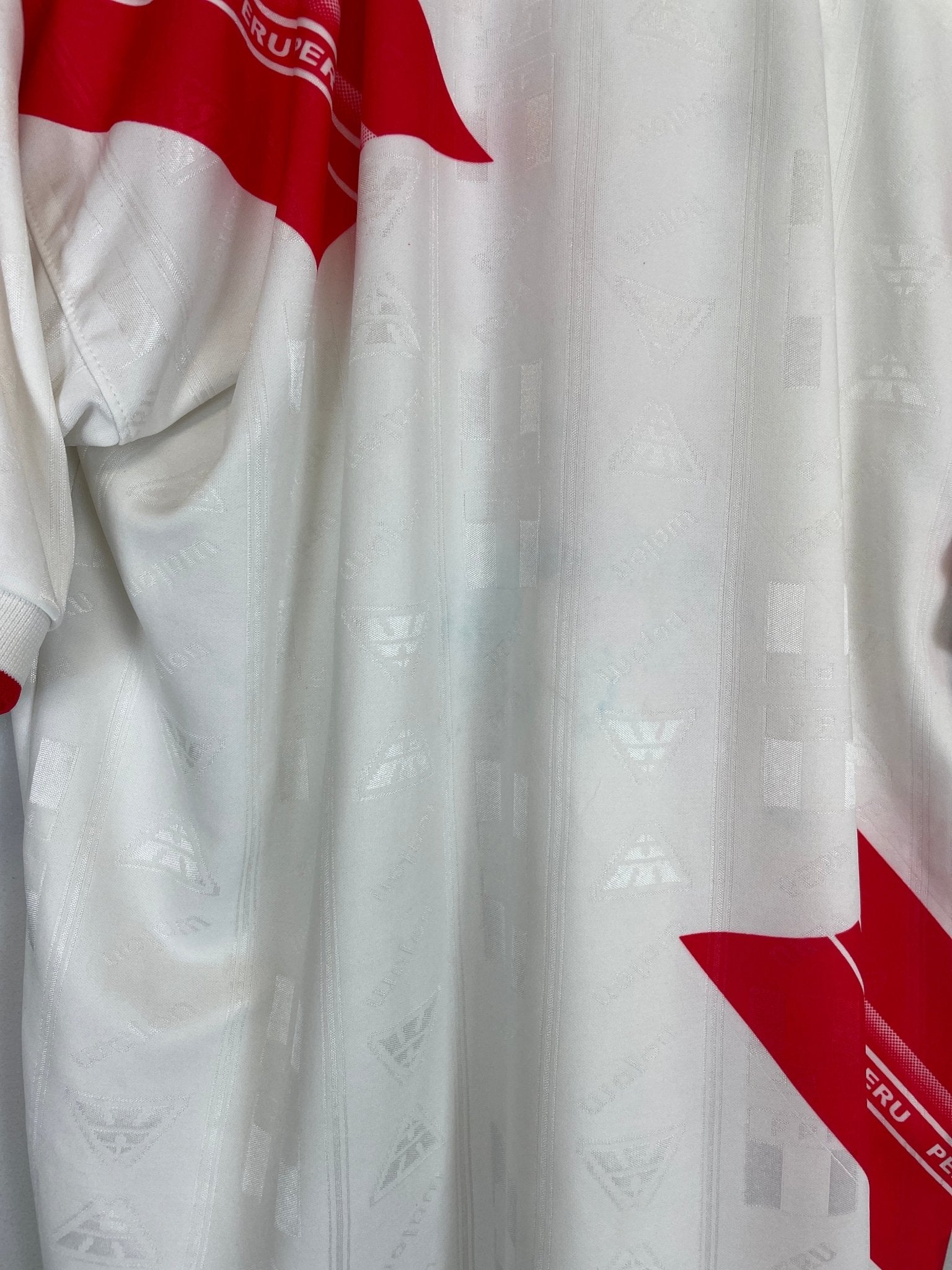 Shop 2000/02 PERU HOME SHIRT (L) WALON, classic football shirts, vintage football shirts & retro soccer jerseys at Cult Kits