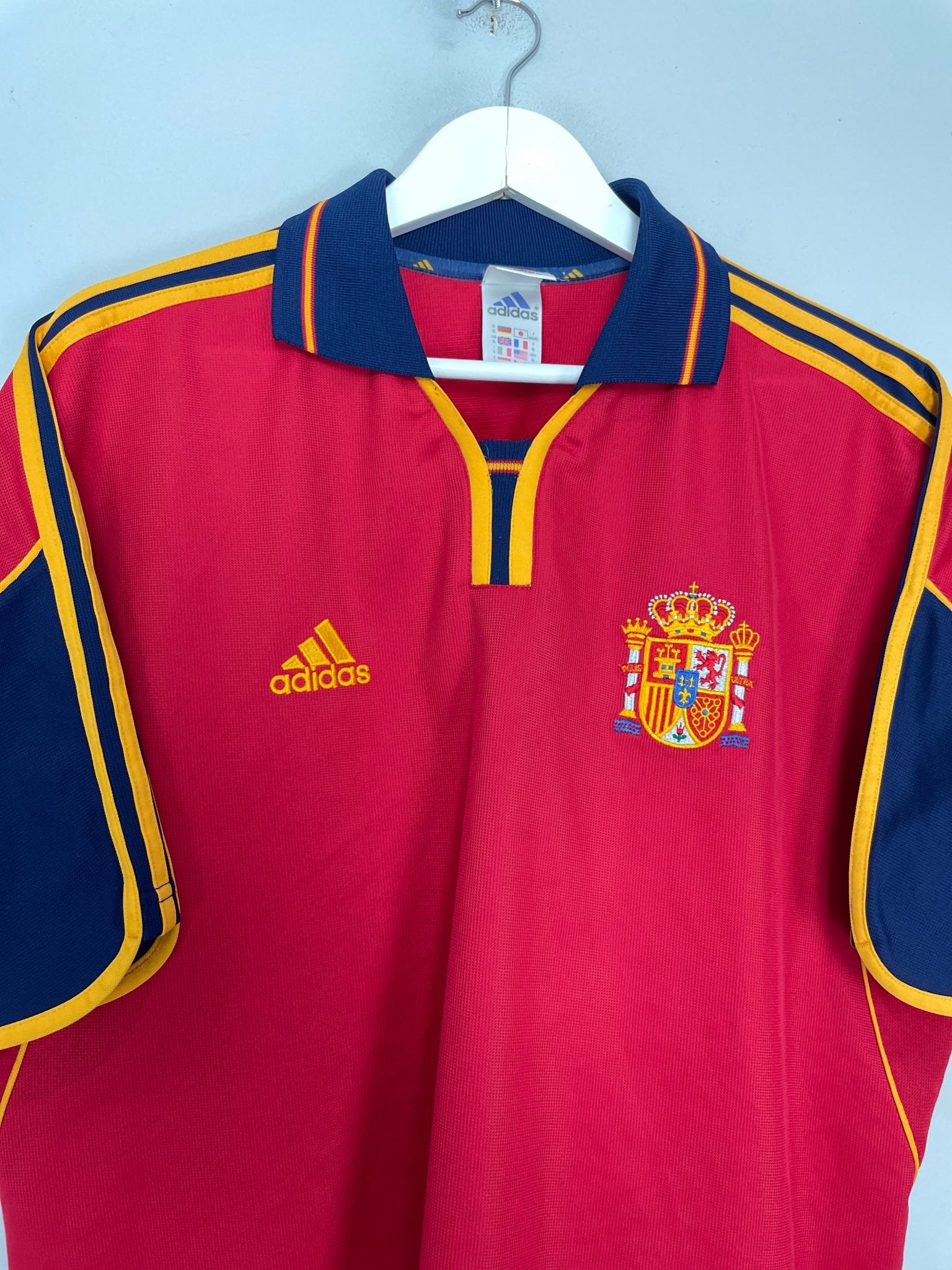 Shop 2000/02 SPAIN HOME SHIRT (XL) ADIDAS, classic football shirts, vintage football shirts & retro soccer jerseys at Cult Kits