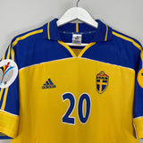 Shop 2000/02 SWEDEN LARSSON #20 HOME SHIRT (L) ADIDAS, classic football shirts, vintage football shirts & retro soccer jerseys at Cult Kits