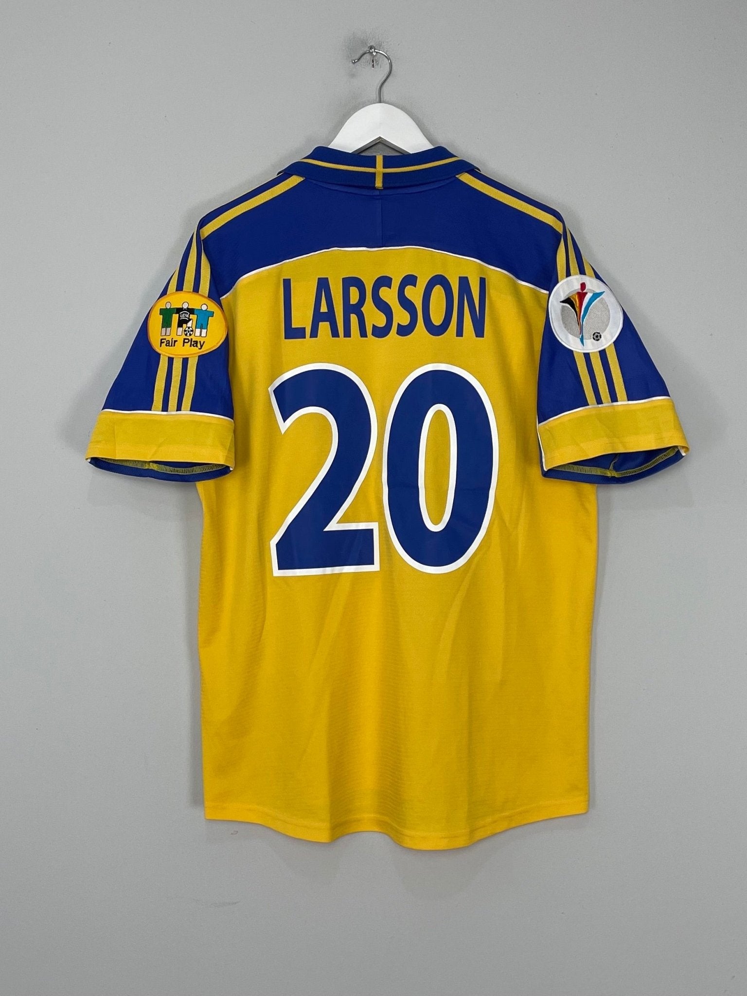 Shop 2000/02 SWEDEN LARSSON #20 HOME SHIRT (L) ADIDAS, classic football shirts, vintage football shirts & retro soccer jerseys at Cult Kits