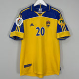Shop 2000/02 SWEDEN LARSSON #20 HOME SHIRT (L) ADIDAS, classic football shirts, vintage football shirts & retro soccer jerseys at Cult Kits