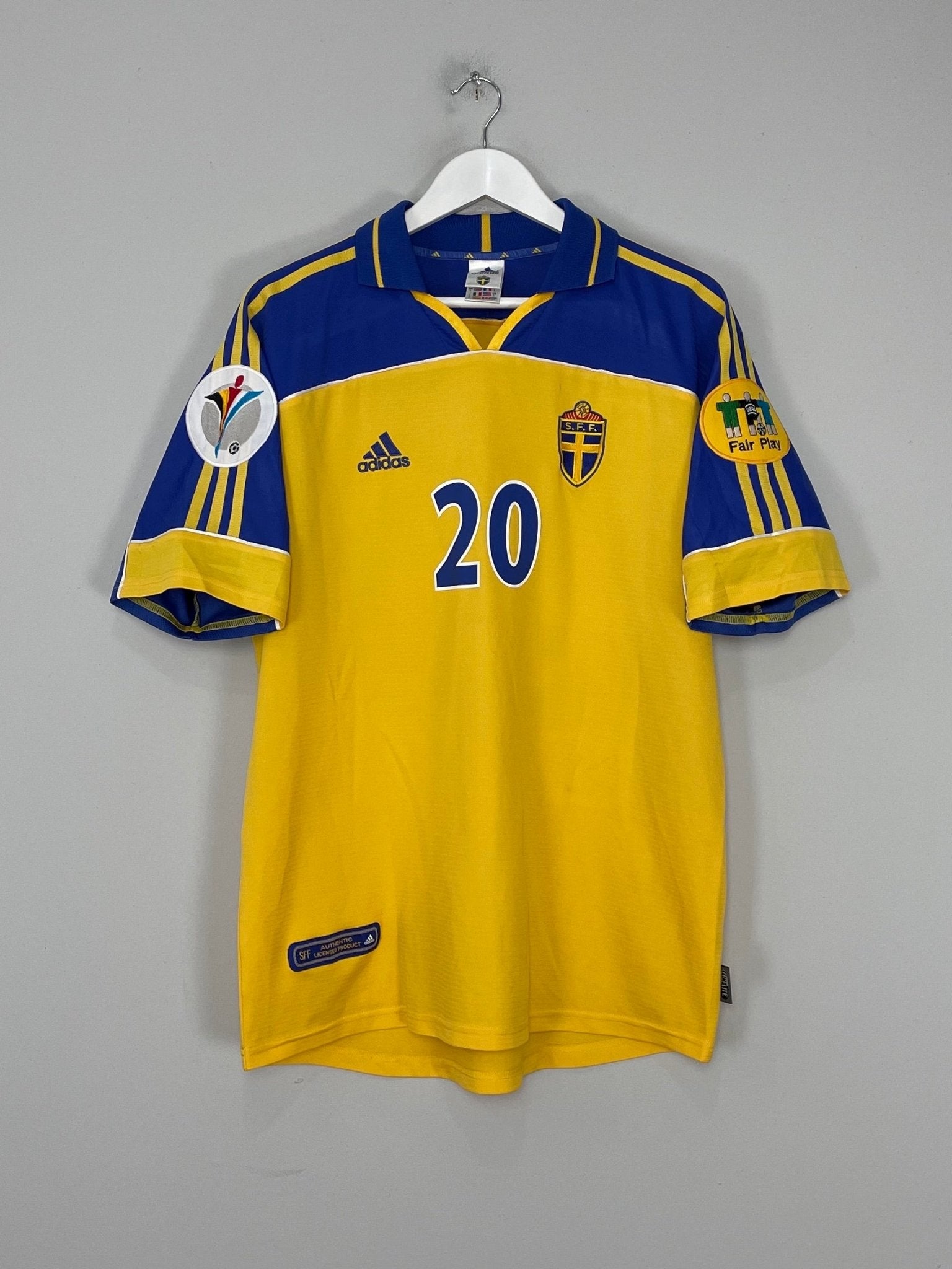 Shop 2000/02 SWEDEN LARSSON #20 HOME SHIRT (L) ADIDAS, classic football shirts, vintage football shirts & retro soccer jerseys at Cult Kits