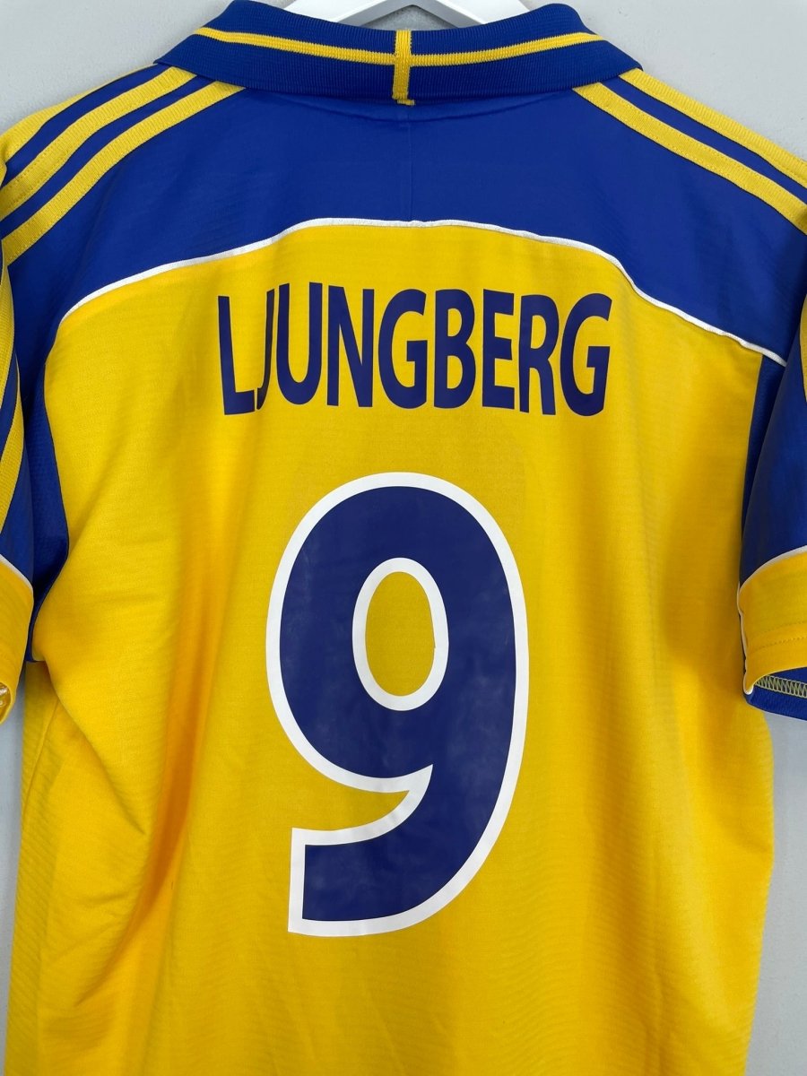 2000/02 SWEDEN LJUNGBERG 9 HOME SHIRT (M) ADIDAS - Cult Kits - Medium - Buy Vintage Football Shirts, Authentic Retro Football Shirts For Sale, Classic Football Shirts & Soccer Jersey
