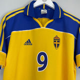2000/02 SWEDEN LJUNGBERG 9 HOME SHIRT (M) ADIDAS - Cult Kits - Medium - Buy Vintage Football Shirts, Authentic Retro Football Shirts For Sale, Classic Football Shirts & Soccer Jersey