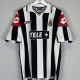 Shop 2000/01 JUVENTUS #10 HOME SHIRT (L) LOTTO, classic football shirts, vintage football shirts & retro soccer jerseys at Cult Kits