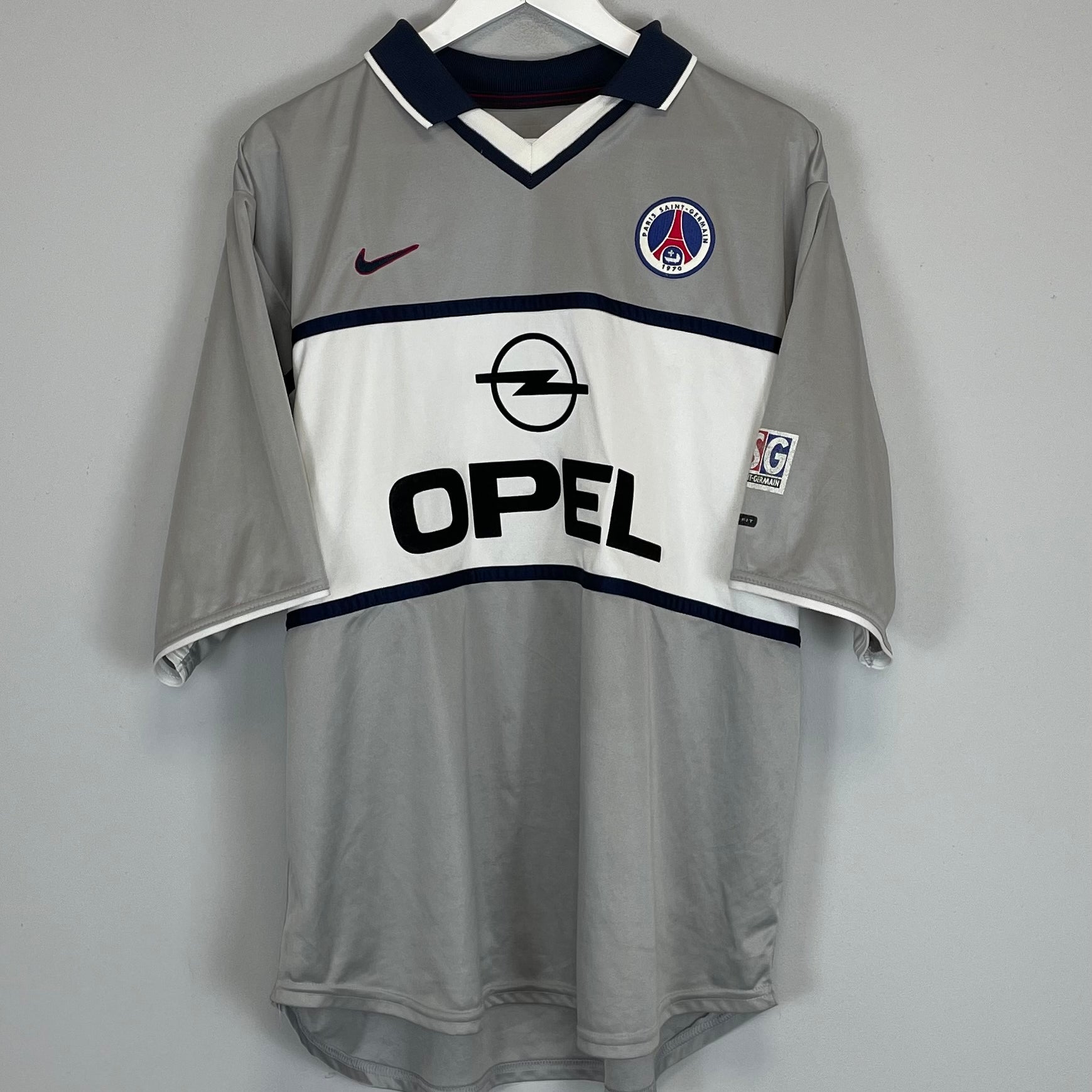 Shop 2000/01 PSG AWAY SHIRT (XL) NIKE, classic football shirts, vintage football shirts & retro soccer jerseys at Cult Kits