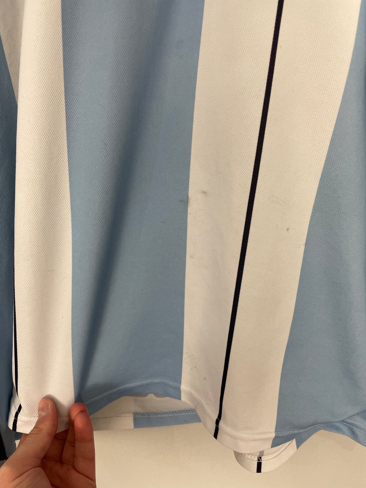 Shop 2001 ARGENTINA DIEGO MARADONA #10 TESTIMONIAL SHIRT (M) FILA, classic football shirts, vintage football shirts & retro soccer jerseys at Cult Kits