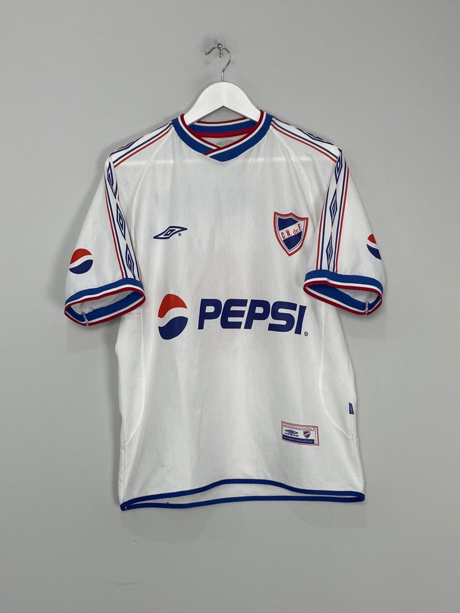 Shop 2001 CLUB NACIONAL #10 HOME SHIRT (M) UMBRO, classic football shirts, vintage football shirts & retro soccer jerseys at Cult Kits