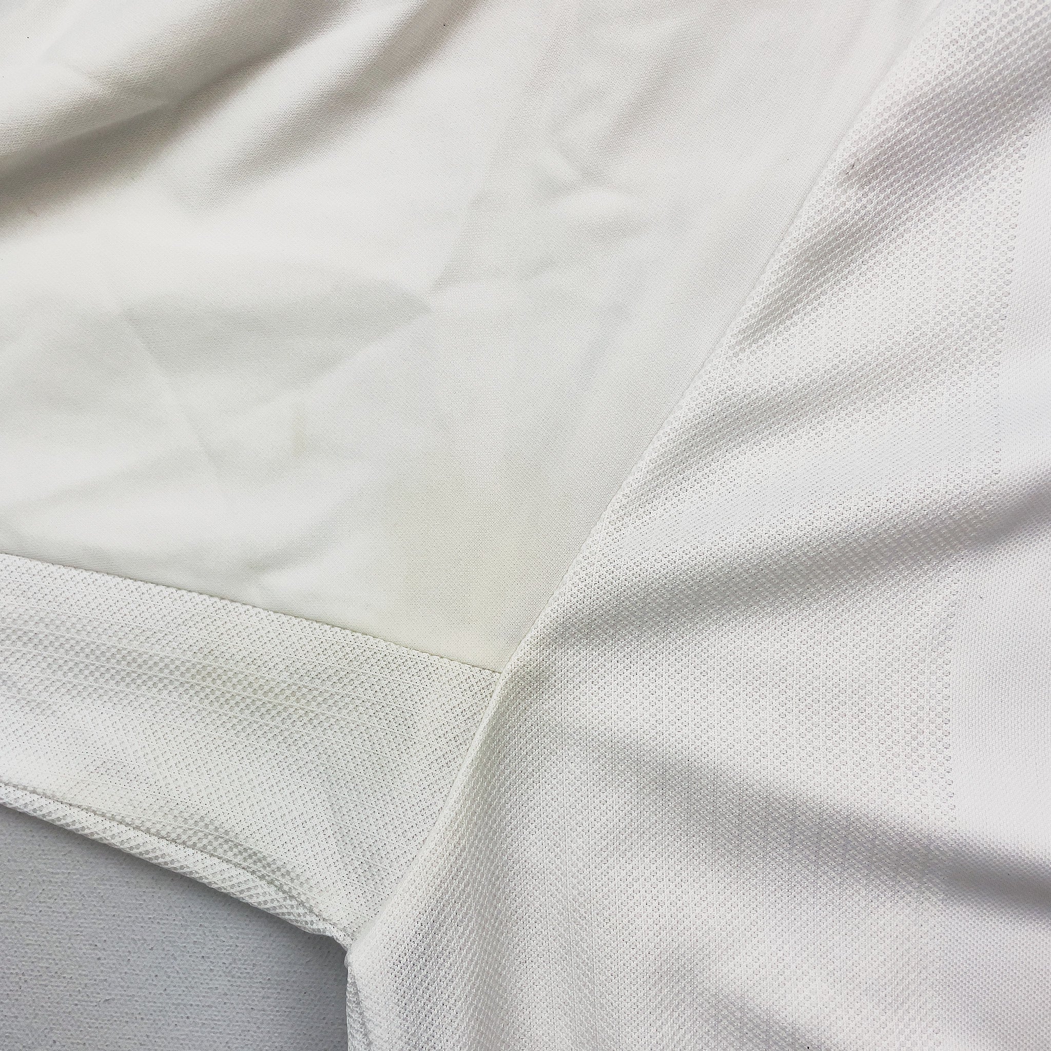 Buy 2001 Real Madrid Zidane 5 Home Shirt (XL) Adidas ~ Free worldwide shipping available ~ Authentic Vintage Football Shirts from Cult Kits