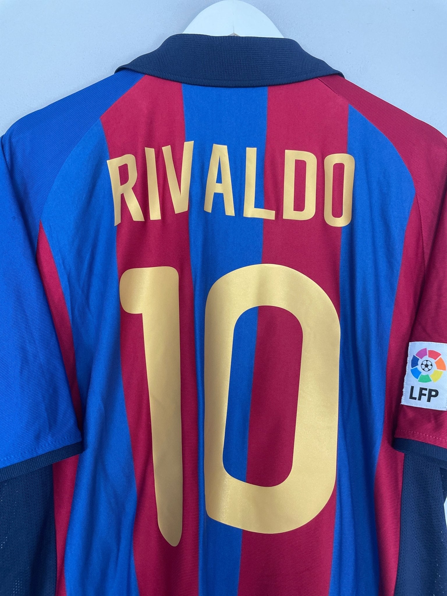 Shop 2001/02 BARCELONA RIVALDO #10 HOME SHIRT (XL) NIKE, classic football shirts, vintage football shirts & retro soccer jerseys at Cult Kits