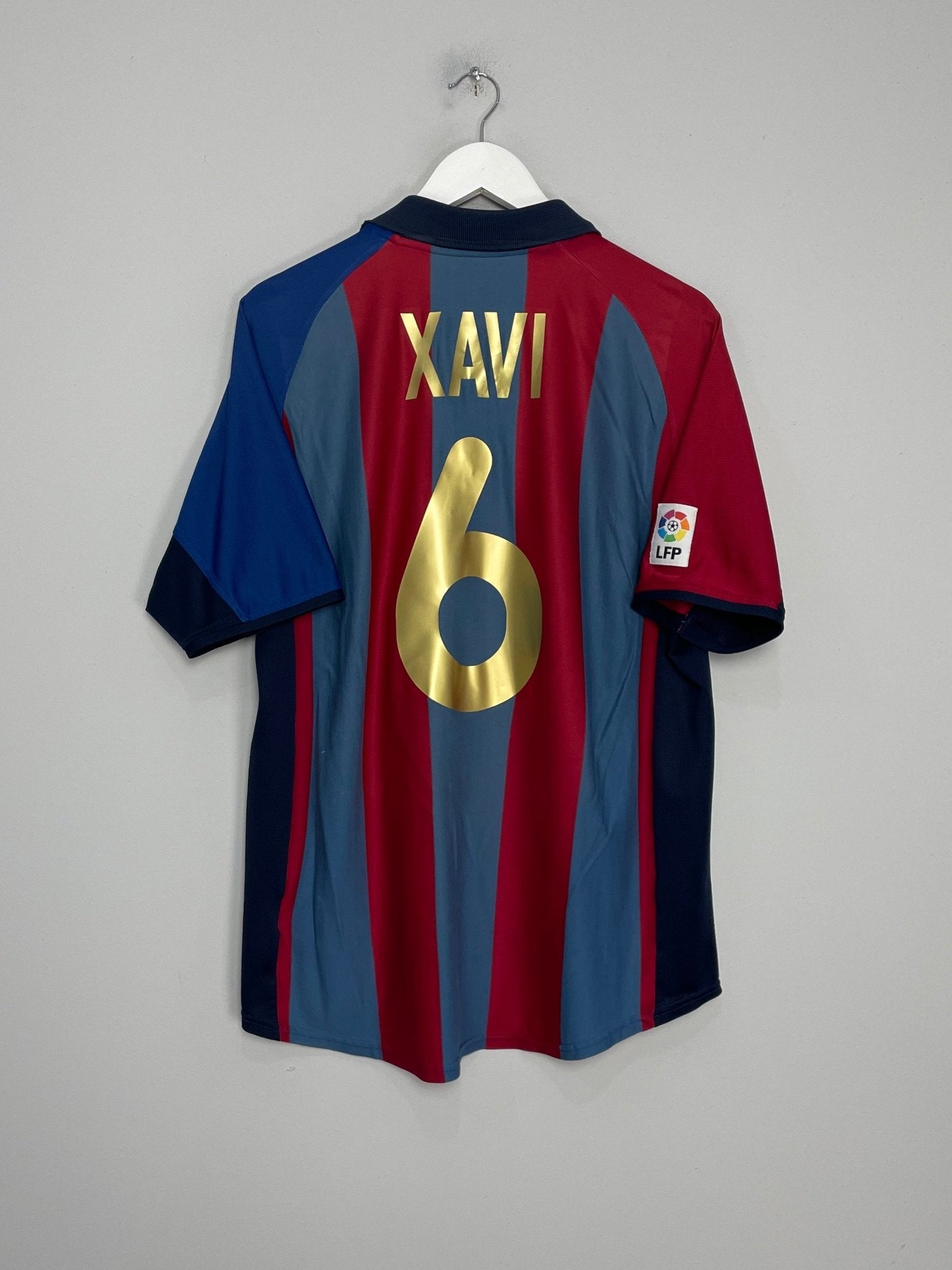 Shop 2001/02 BARCELONA XAVI #6 HOME SHIRT (L) NIKE, classic football shirts, vintage football shirts & retro soccer jerseys at Cult Kits