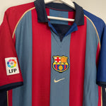 Shop 2001/02 BARCELONA XAVI #6 HOME SHIRT (L) NIKE, classic football shirts, vintage football shirts & retro soccer jerseys at Cult Kits