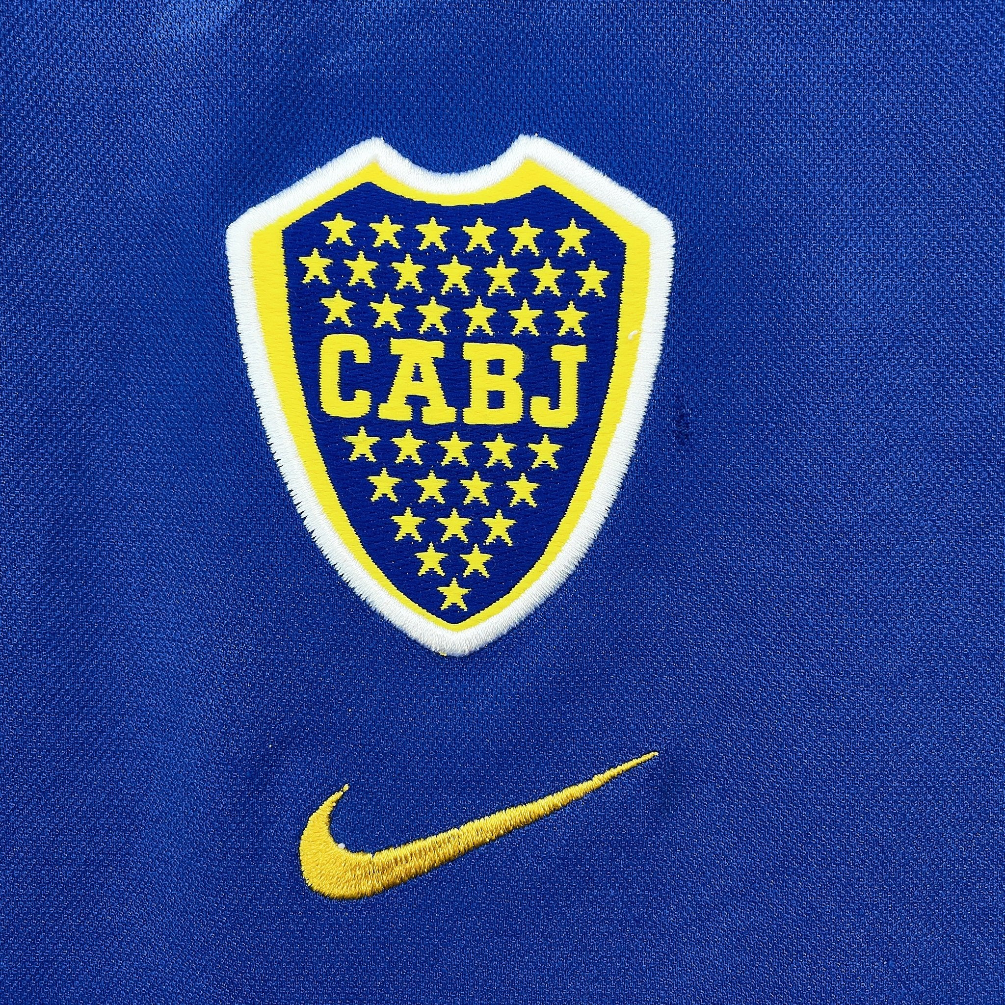 Buy 2001/02 Boca Juniors Roman 10 Home Shirt (L) Nike ~ Free worldwide shipping ~ Authentic Vintage Football Shirts from Cult Kits