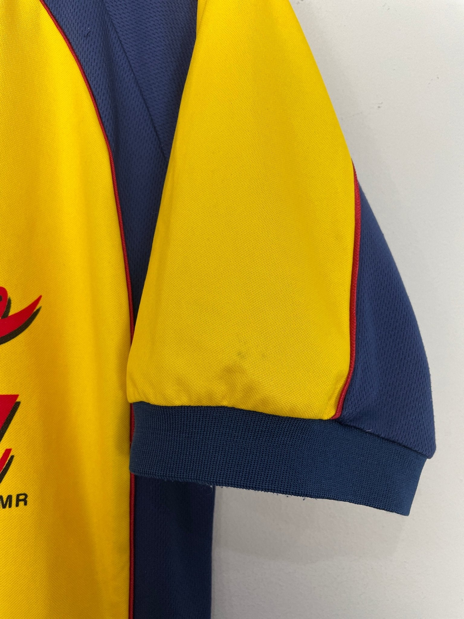 Shop 2001/02 CLUB AMERICA HOME SHIRT (M) NIKE, classic football shirts, vintage football shirts & retro soccer jerseys at Cult Kits