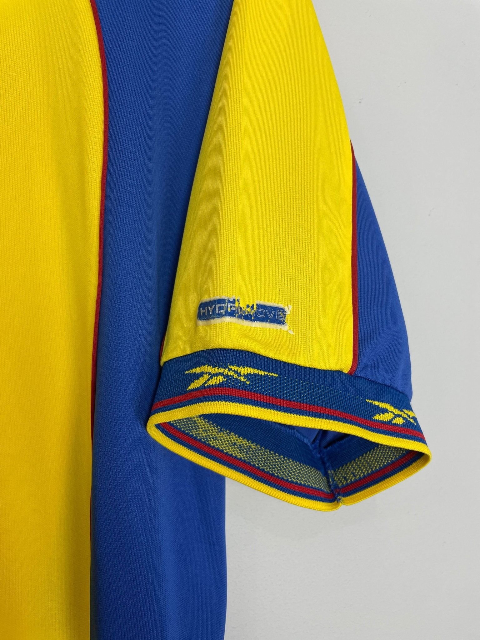 Shop 2001/02 COLOMBIA HOME SHIRT (L) REEBOK, classic football shirts, vintage football shirts & retro soccer jerseys at Cult Kits