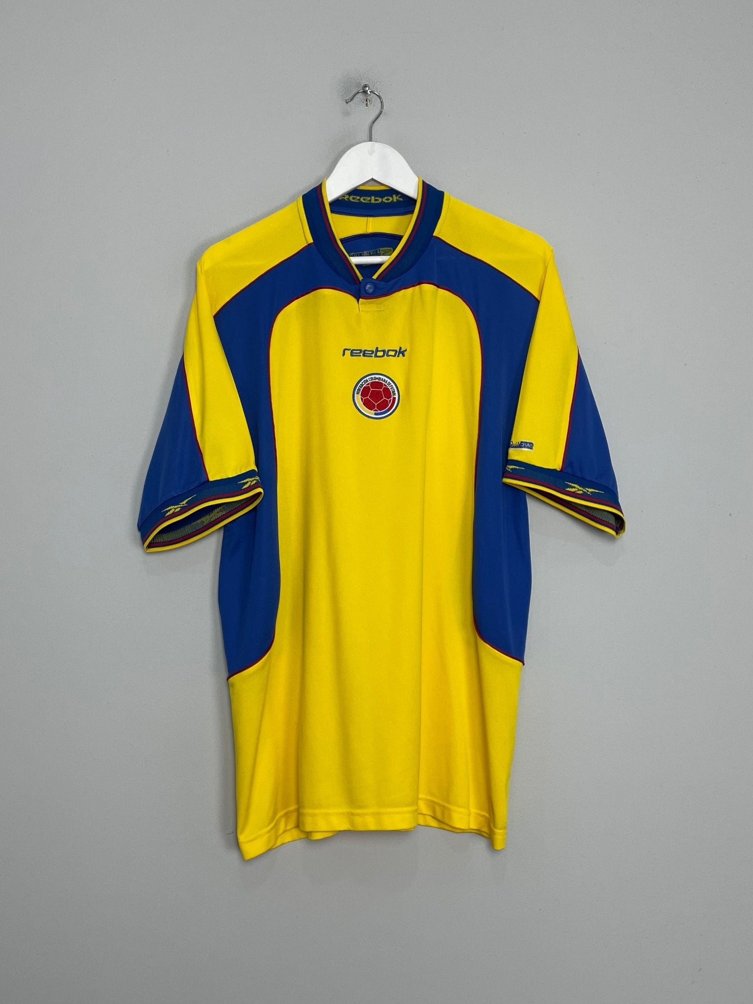Shop 2001/02 COLOMBIA HOME SHIRT (L) REEBOK, classic football shirts, vintage football shirts & retro soccer jerseys at Cult Kits