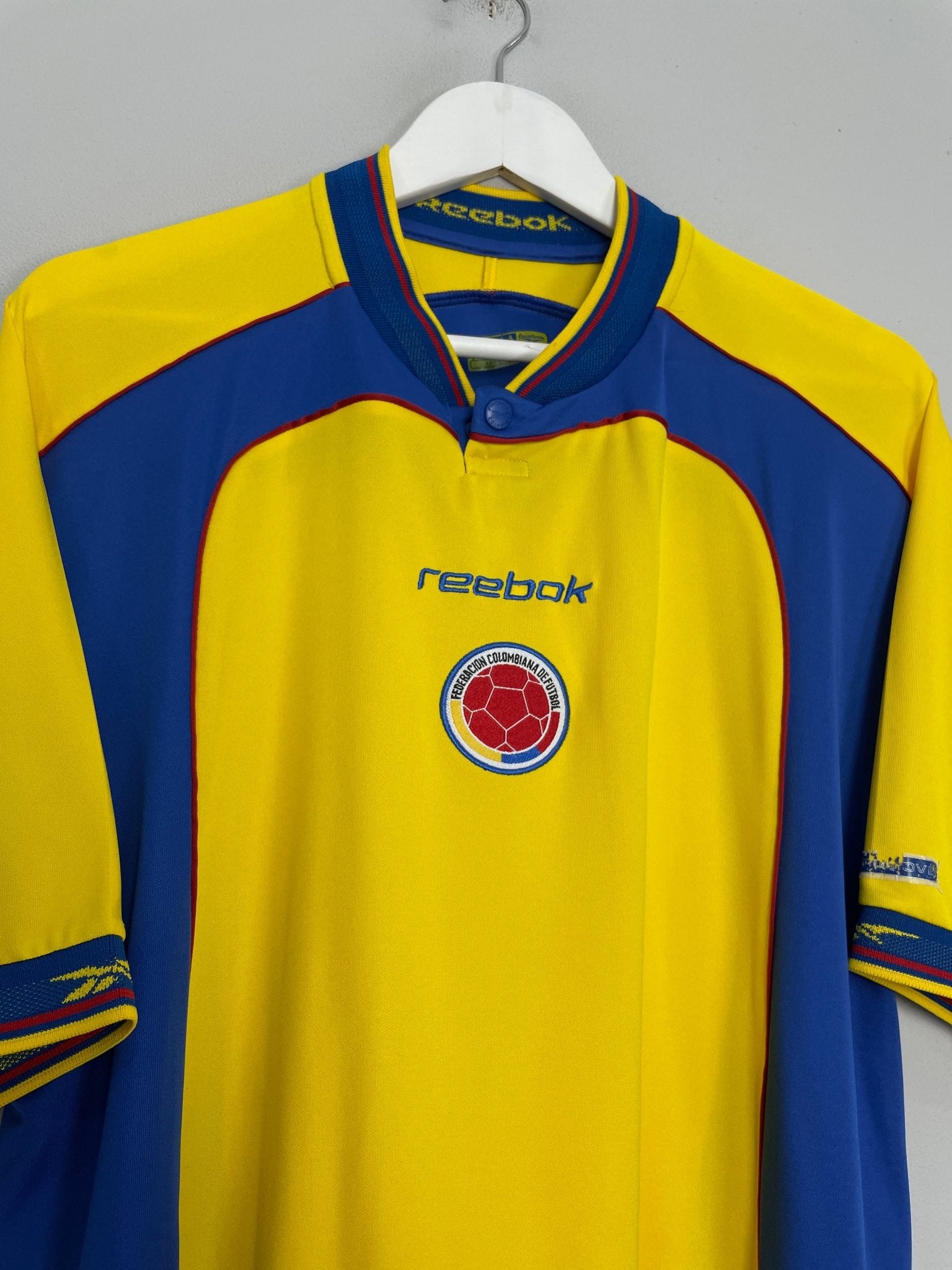 Shop 2001/02 COLOMBIA HOME SHIRT (L) REEBOK, classic football shirts, vintage football shirts & retro soccer jerseys at Cult Kits