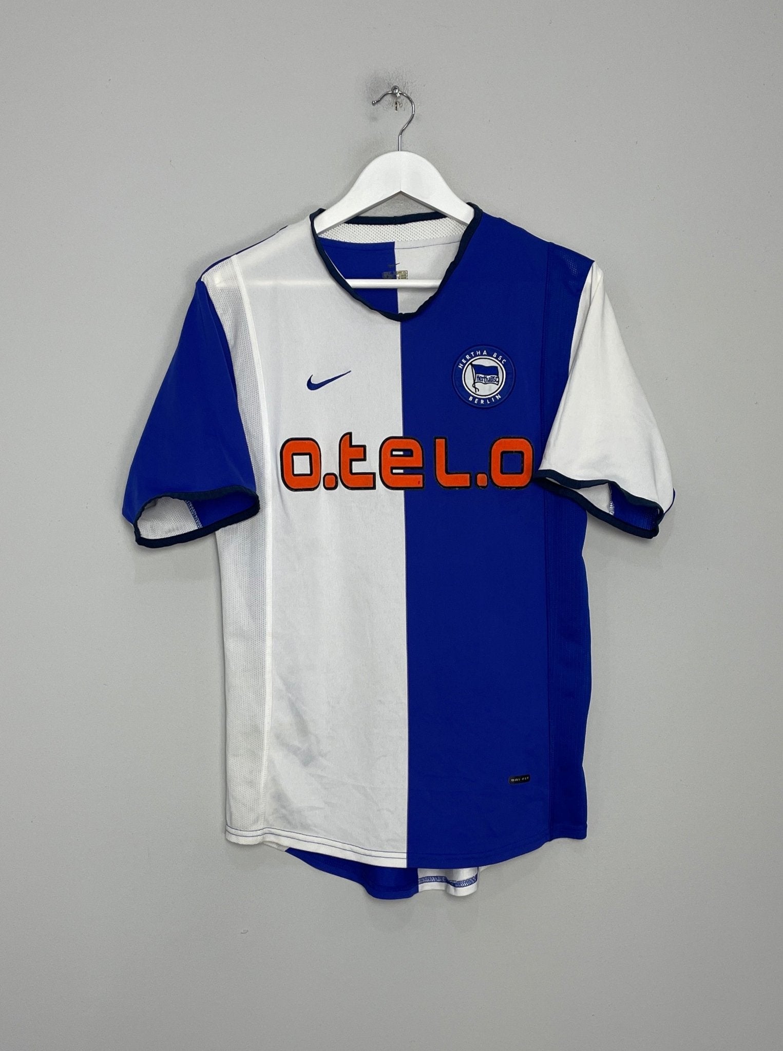 Shop 2001/02 HERTHA BERLIN HOME SHIRT (S) NIKE, classic football shirts, vintage football shirts & retro soccer jerseys at Cult Kits