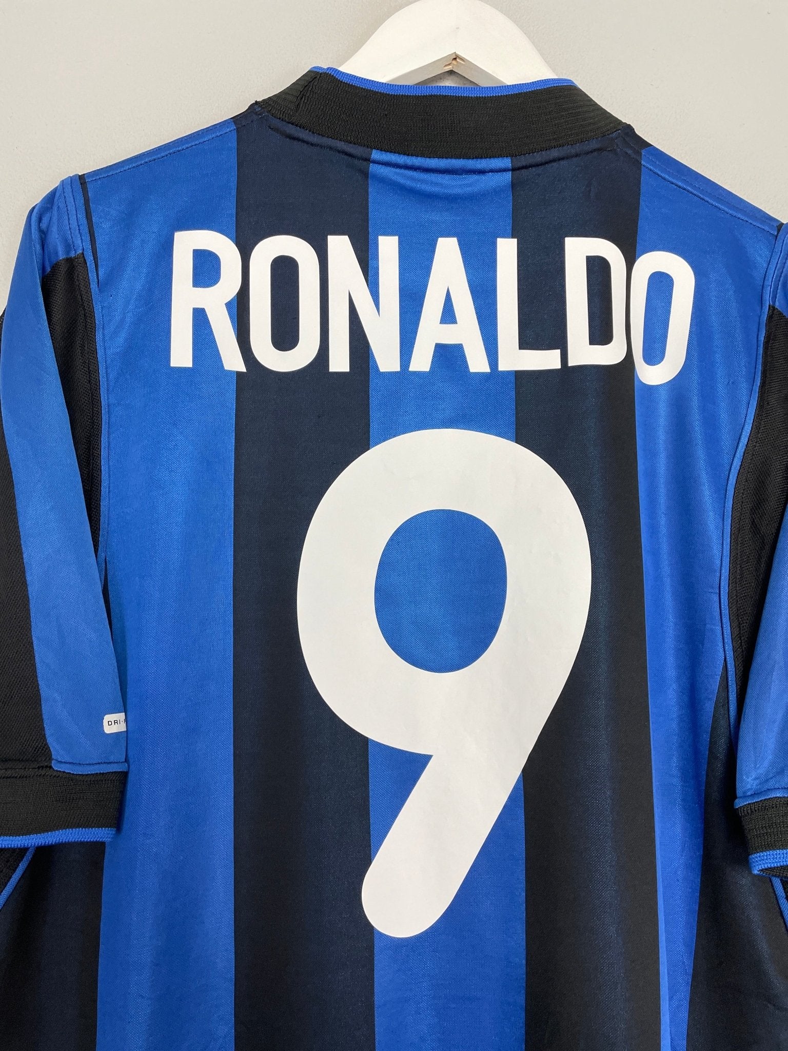 Shop 2001/02 INTER MILAN RONALDO #9 HOME SHIRT (M) NIKE, classic football shirts, vintage football shirts & retro soccer jerseys at Cult Kits