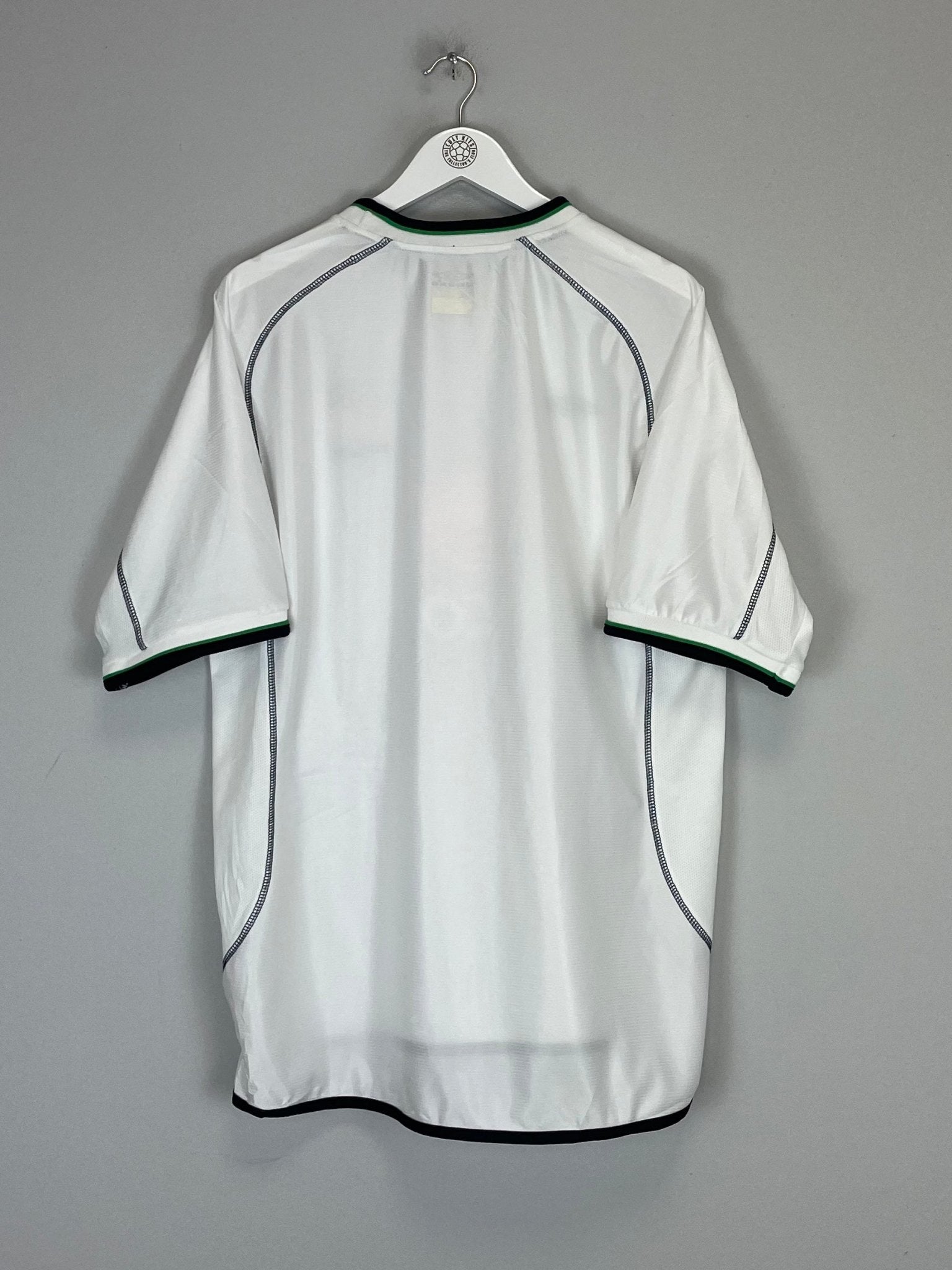 Shop 2001/02 IRELAND AWAY SHIRT (XL) UMBRO, classic football shirts, vintage football shirts & retro soccer jerseys at Cult Kits