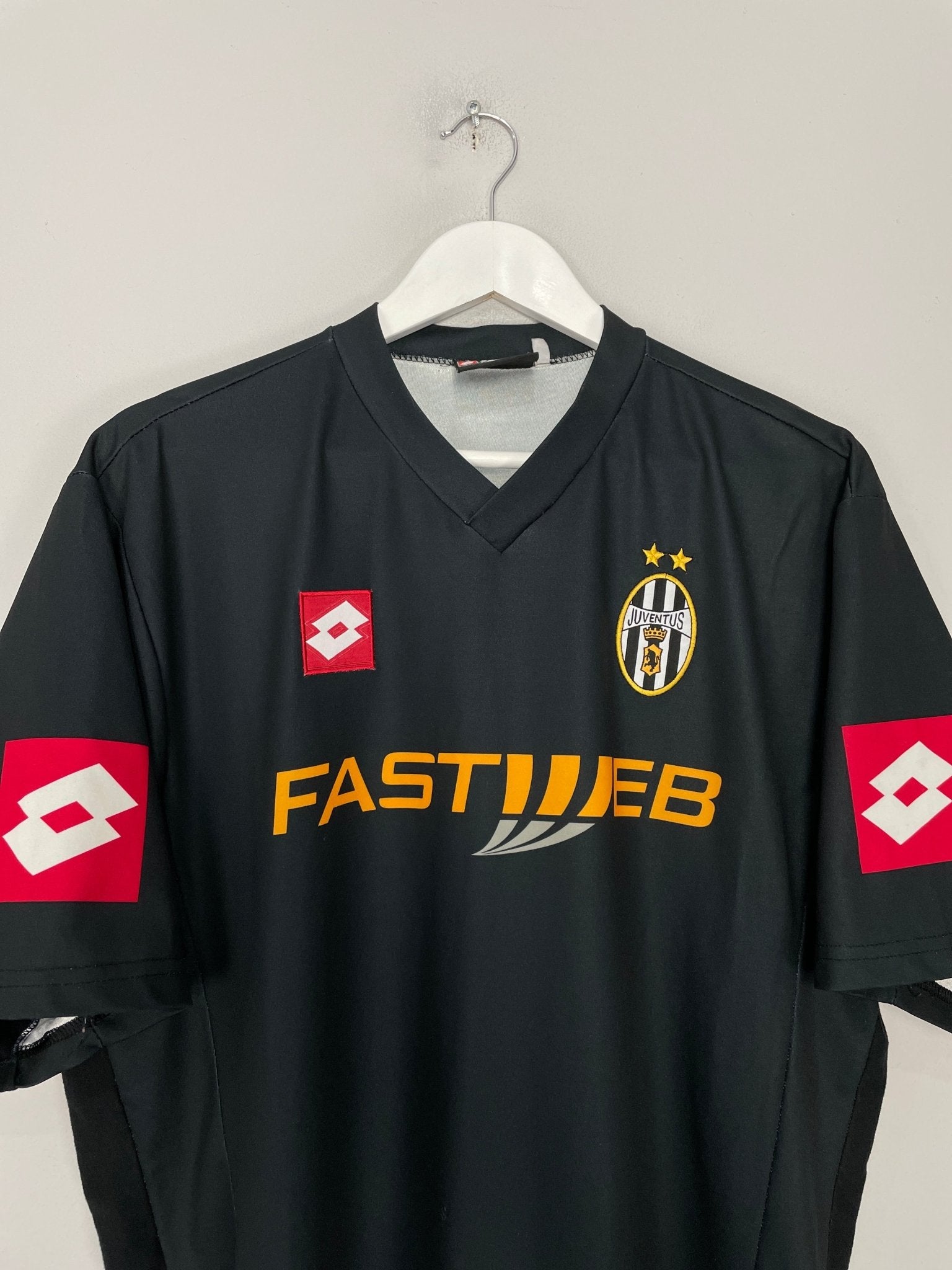 Shop 2001/02 JUVENTUS DEL PIERO #10 AWAY SHIRT (XL) LOTTO, classic football shirts, vintage football shirts & retro soccer jerseys at Cult Kits