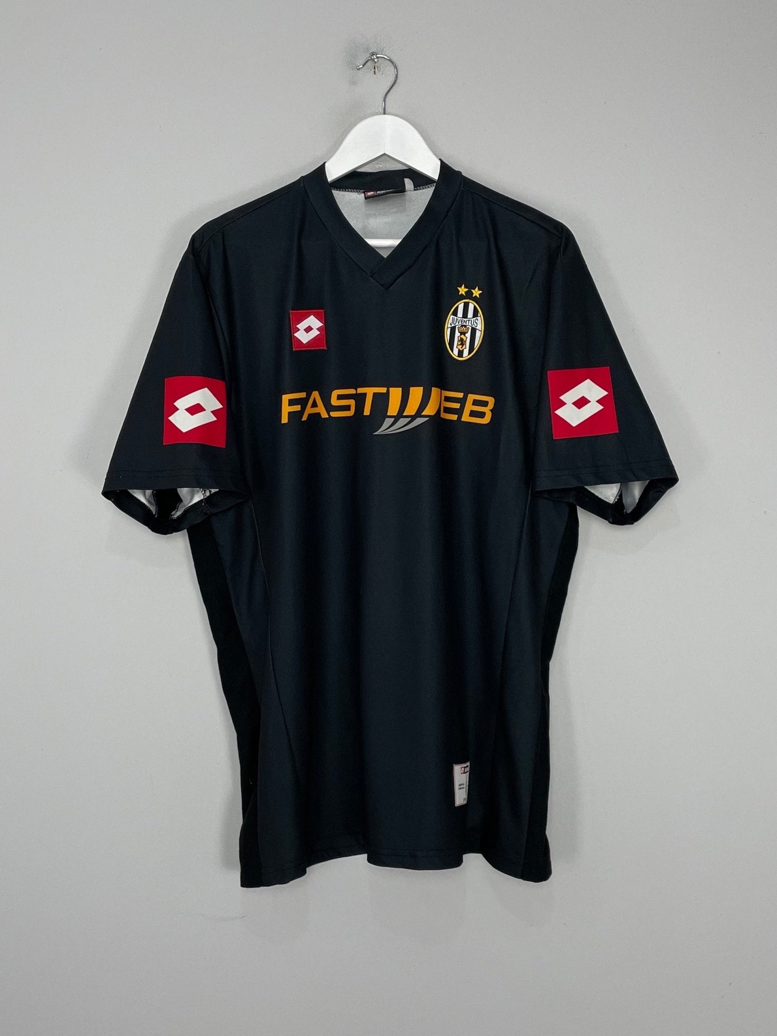 Shop 2001/02 JUVENTUS DEL PIERO #10 AWAY SHIRT (XL) LOTTO, classic football shirts, vintage football shirts & retro soccer jerseys at Cult Kits