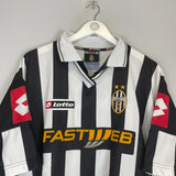 Shop 2001/02 JUVENTUS DEL PIERO #10 HOME SHIRT (L) LOTTO, classic football shirts, vintage football shirts & retro soccer jerseys at Cult Kits