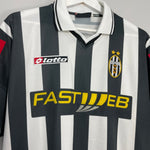 Shop 2001/02 JUVENTUS DEL PIERO #10 HOME SHIRT (L) LOTTO, classic football shirts, vintage football shirts & retro soccer jerseys at Cult Kits