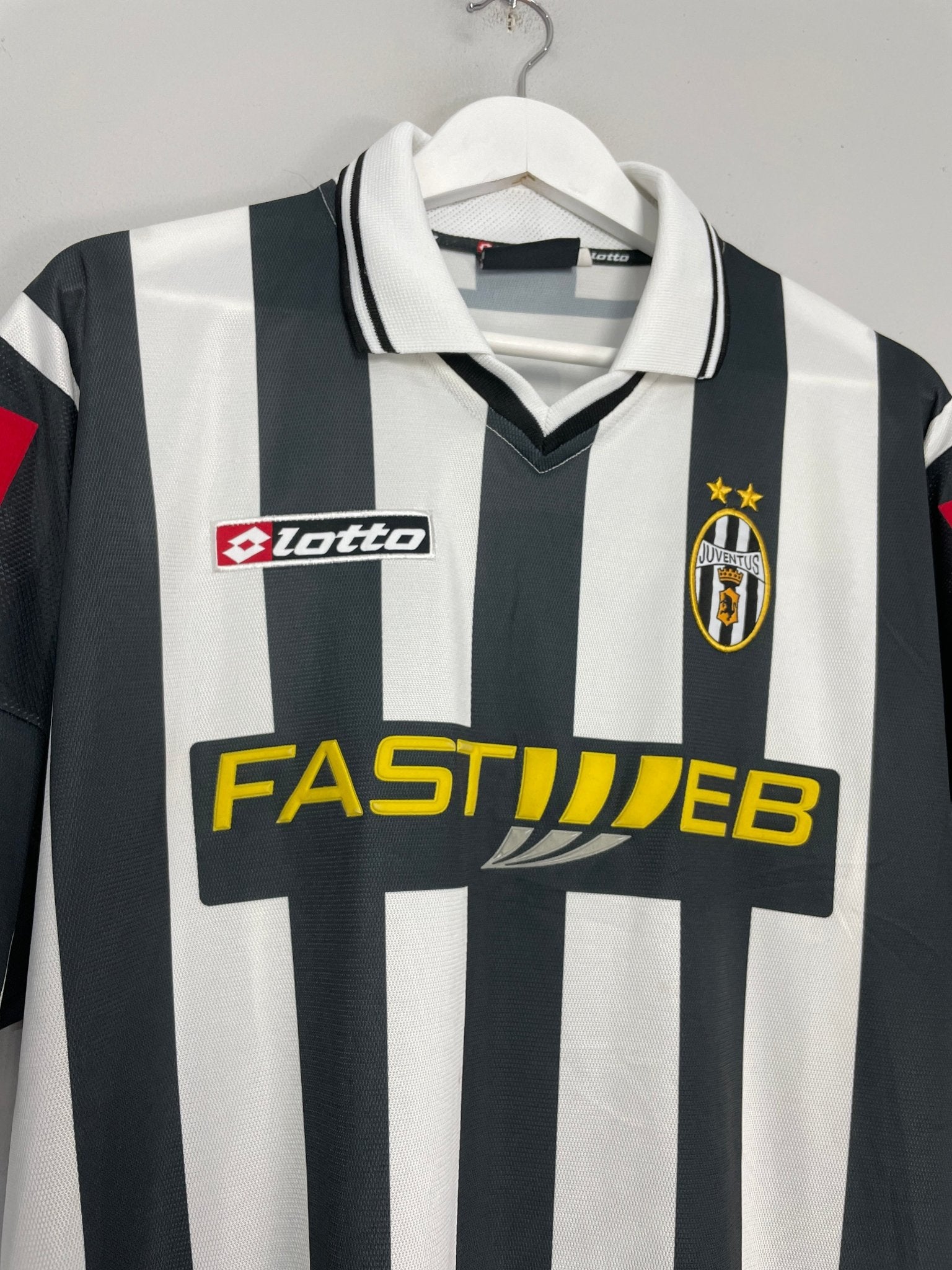 Shop 2001/02 JUVENTUS DEL PIERO #10 HOME SHIRT (L) LOTTO, classic football shirts, vintage football shirts & retro soccer jerseys at Cult Kits