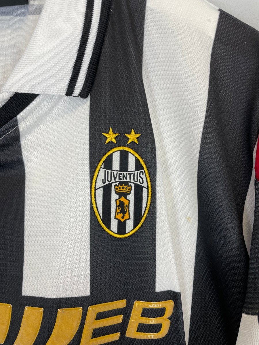 2001/02 JUVENTUS DEL PIERO 10 HOME SHIRT (L) LOTTO - Cult Kits - Large - Buy Vintage Football Shirts, Authentic Retro Football Shirts For Sale, Classic Football Shirts & Soccer Jersey