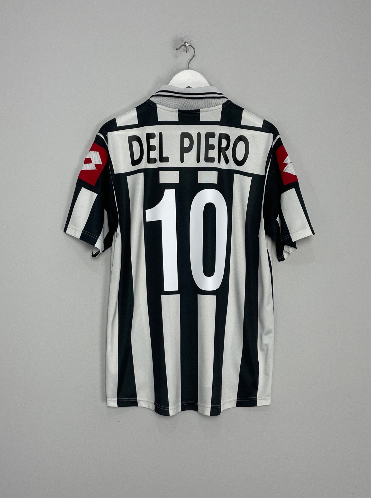 Shop 2001/02 JUVENTUS DEL PIERO #10 HOME SHIRT (M) LOTTO, classic football shirts, vintage football shirts & retro soccer jerseys at Cult Kits