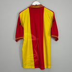 Shop 2001/02 LECCE HOME SHIRT (L) ASICS, classic football shirts, vintage football shirts & retro soccer jerseys at Cult Kits