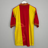 Shop 2001/02 LECCE HOME SHIRT (L) ASICS, classic football shirts, vintage football shirts & retro soccer jerseys at Cult Kits