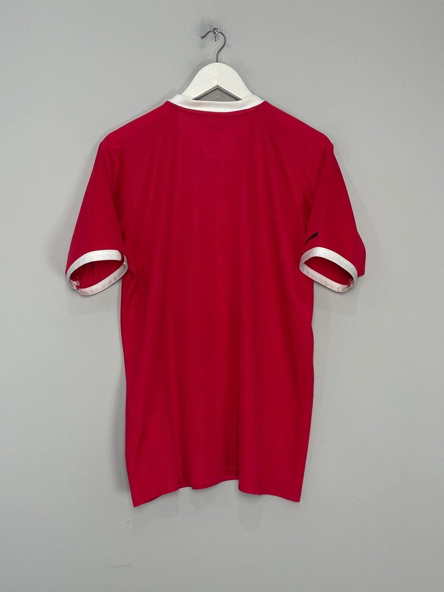 Shop 2001/02 LIVERPOOL C/L HOME SHIRT (M) REEBOK, classic football shirts, vintage football shirts & retro soccer jerseys at Cult Kits
