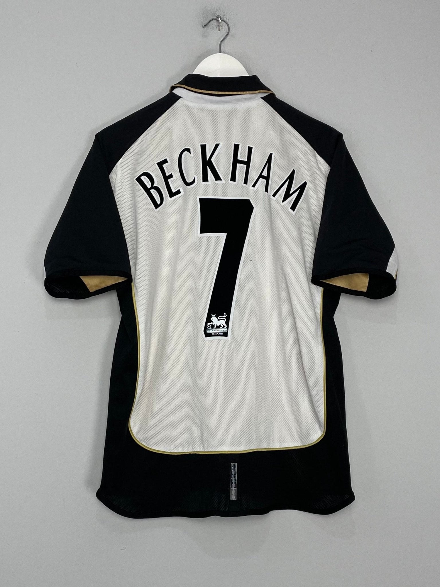 Shop 2001/02 MANCHESTER UNITED BECKHAM #7 *CENTENARY* AWAY/THIRD SHIRT (M) UMBRO, classic football shirts, vintage football shirts & retro soccer jerseys at Cult Kits