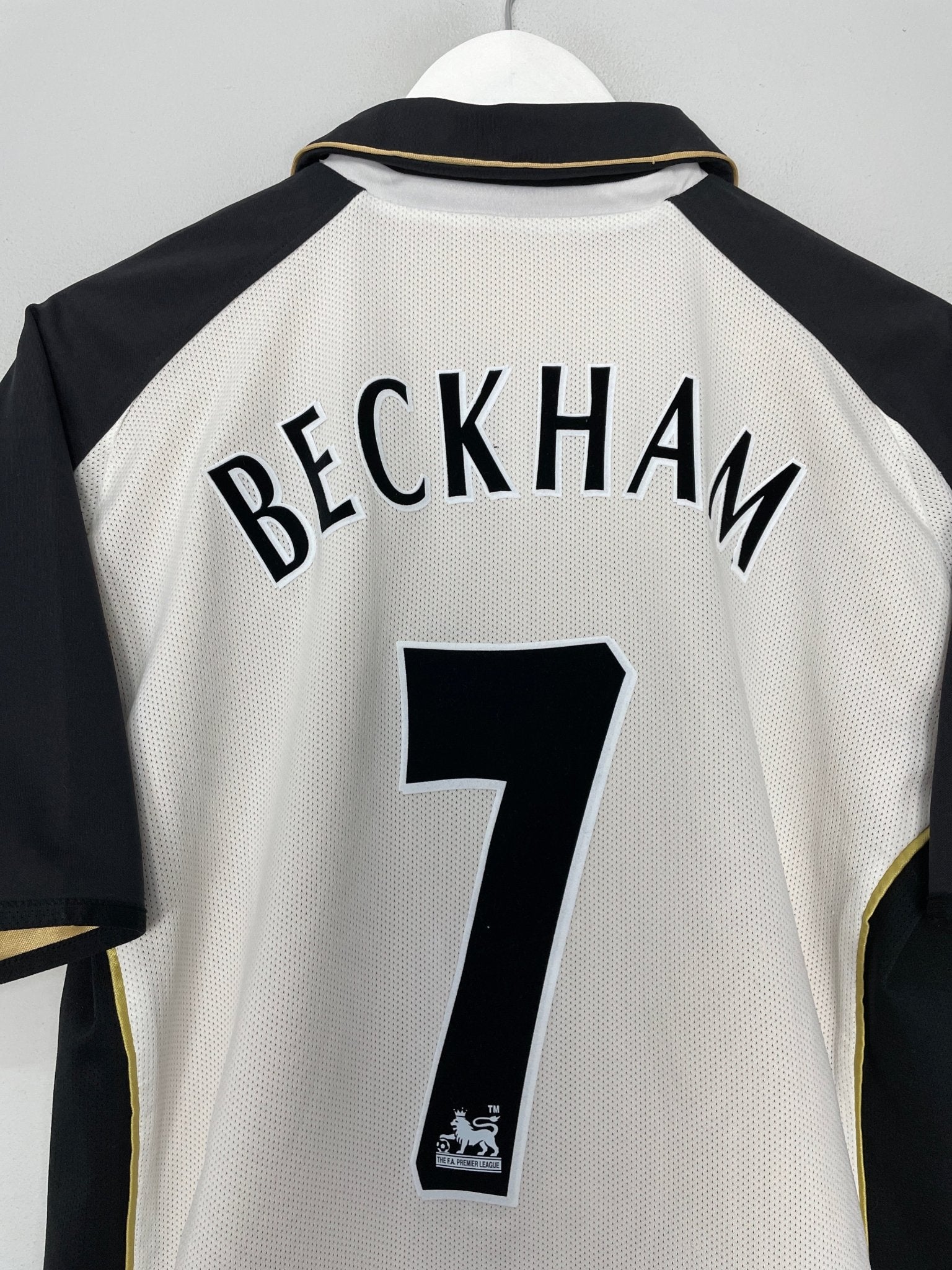 Shop 2001/02 MANCHESTER UNITED BECKHAM #7 *CENTENARY* AWAY/THIRD SHIRT (M) UMBRO, classic football shirts, vintage football shirts & retro soccer jerseys at Cult Kits