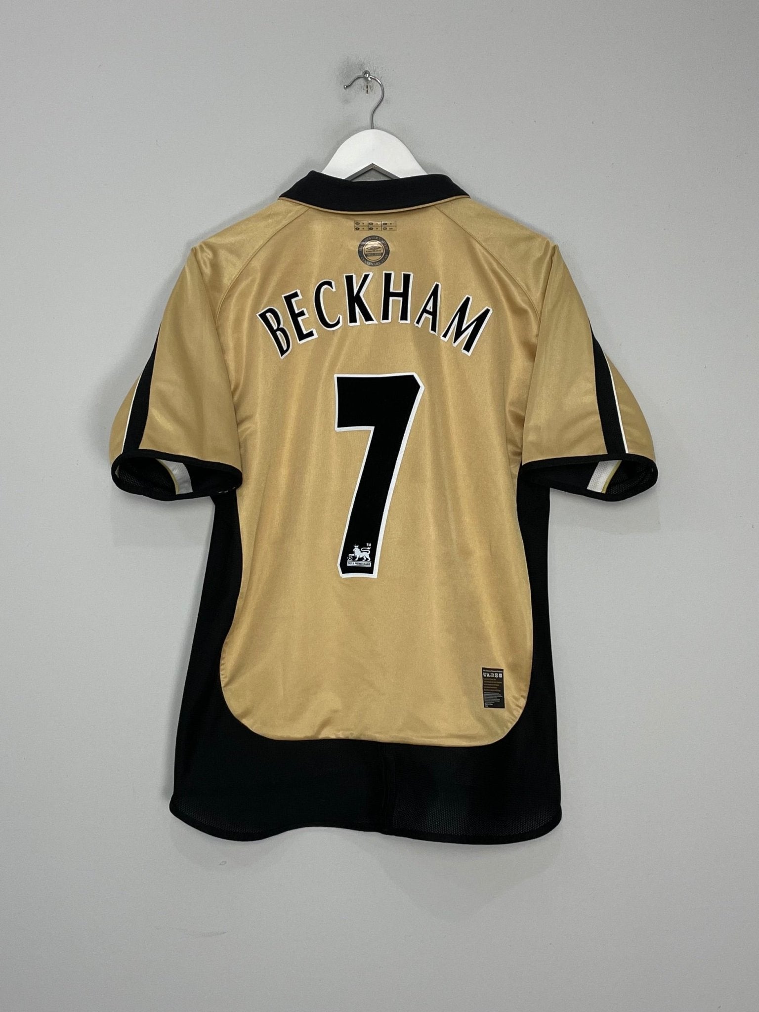 Shop 2001/02 MANCHESTER UNITED BECKHAM #7 *CENTENARY* AWAY/THIRD SHIRT (M) UMBRO, classic football shirts, vintage football shirts & retro soccer jerseys at Cult Kits
