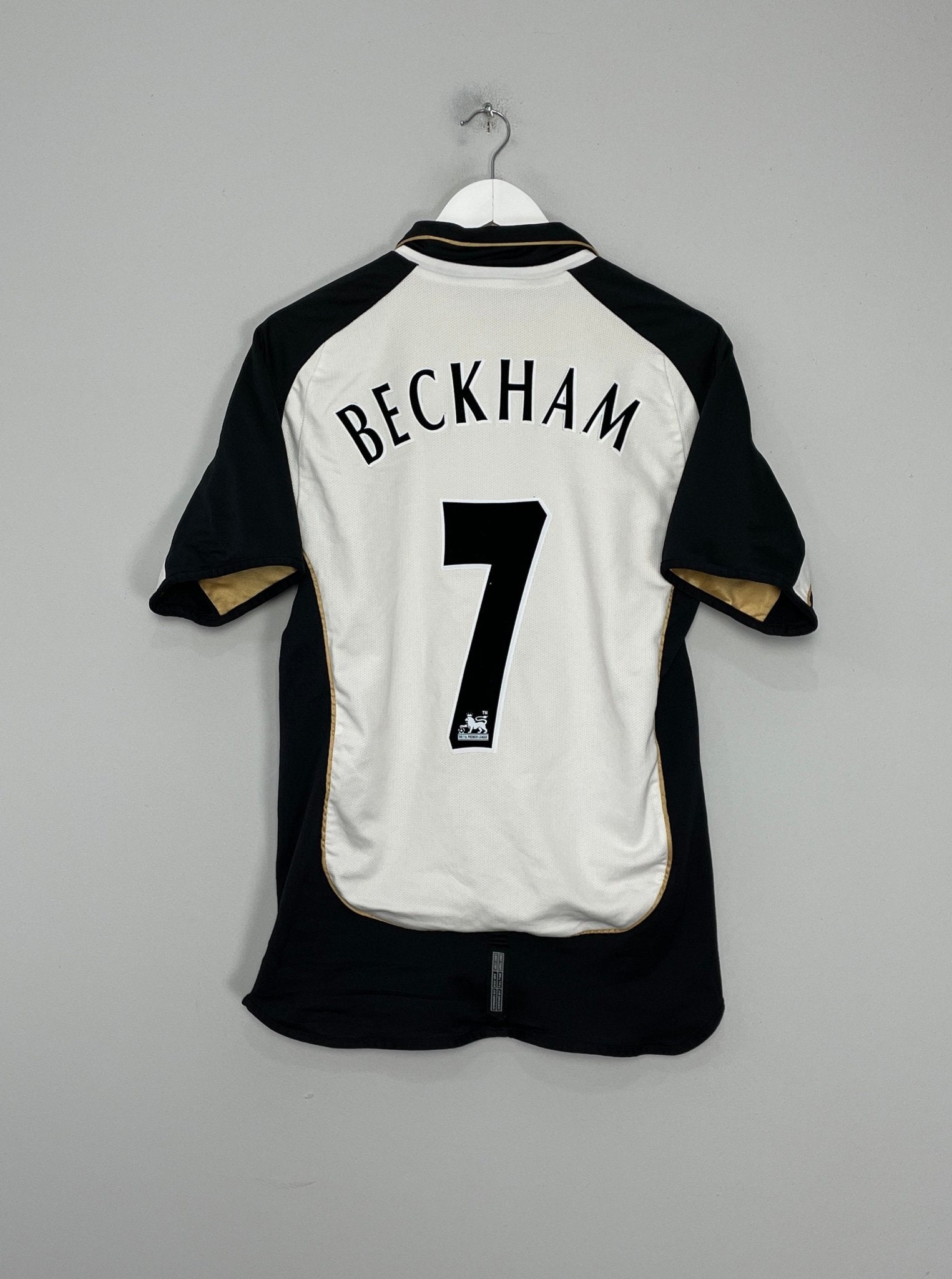 Shop 2001/02 MANCHESTER UNITED BECKHAM #7 *CENTENARY* AWAY/THIRD SHIRT (M) UMBRO, classic football shirts, vintage football shirts & retro soccer jerseys at Cult Kits