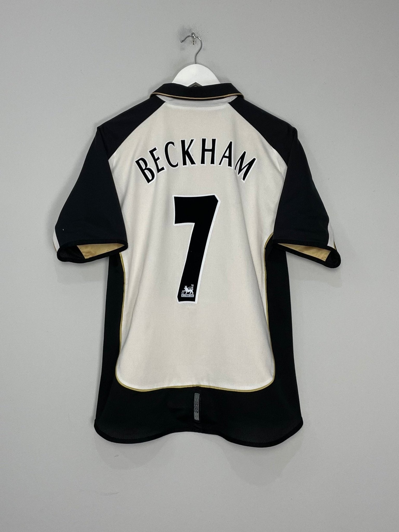 Shop 2001/02 MANCHESTER UNITED BECKHAM #7 *CENTENARY* AWAY/THIRD SHIRT (M) UMBRO, classic football shirts, vintage football shirts & retro soccer jerseys at Cult Kits