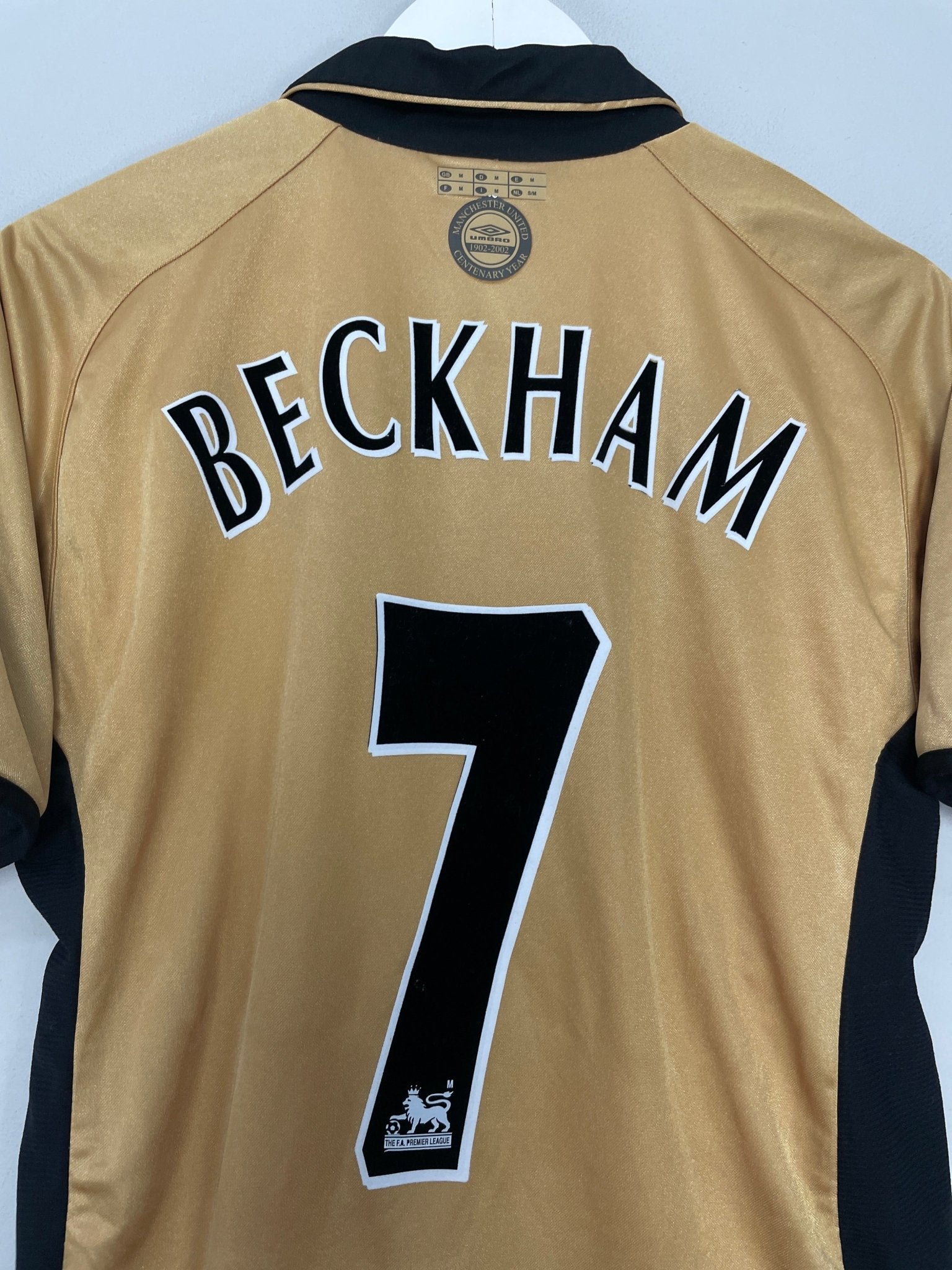 Shop 2001/02 MANCHESTER UNITED BECKHAM #7 *CENTENARY* AWAY/THIRD SHIRT (M) UMBRO, classic football shirts, vintage football shirts & retro soccer jerseys at Cult Kits