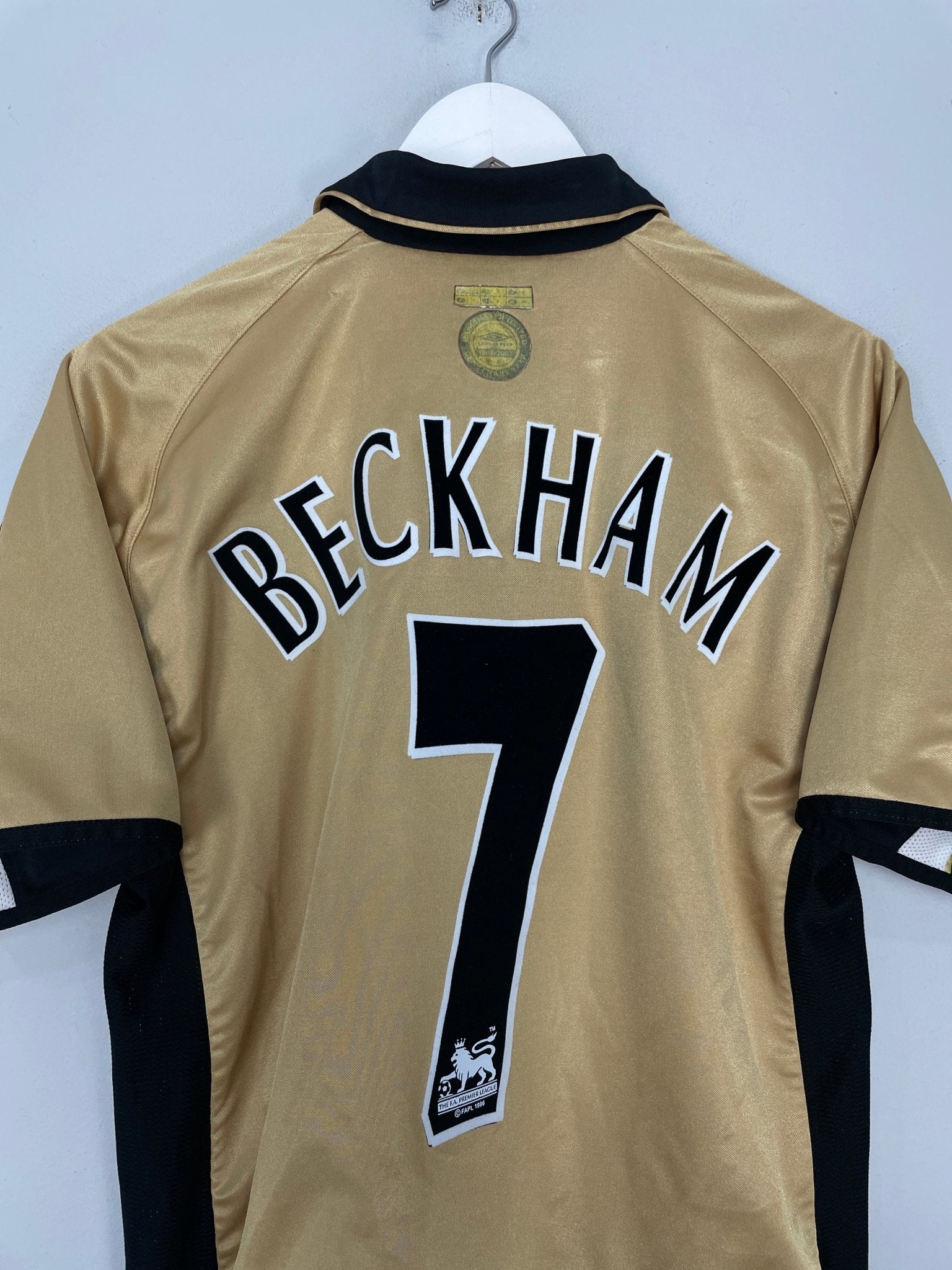 Shop 2001/02 MANCHESTER UNITED BECKHAM #7 *CENTENARY* AWAY/THIRD SHIRT (M) UMBRO, classic football shirts, vintage football shirts & retro soccer jerseys at Cult Kits
