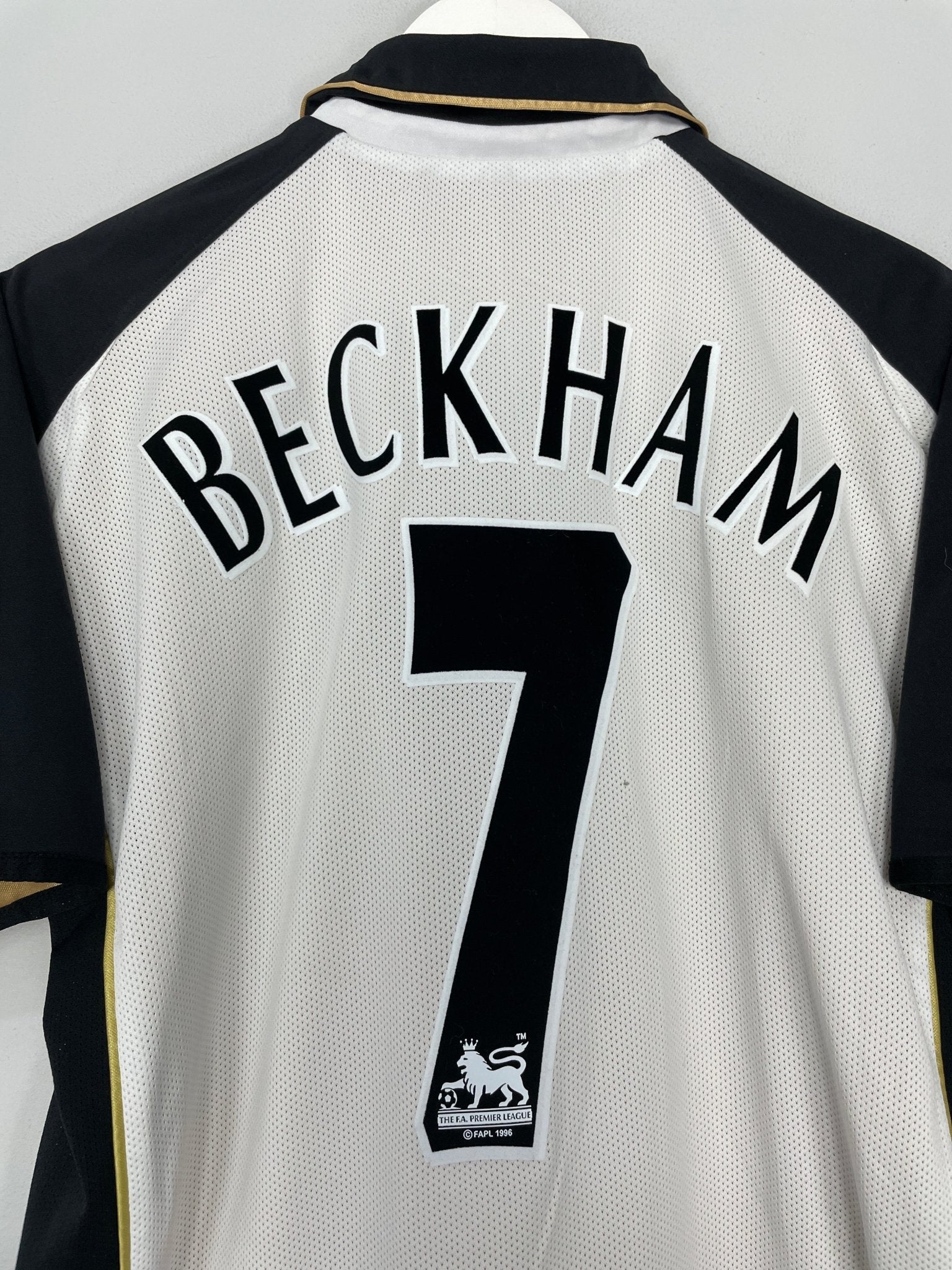 Shop 2001/02 MANCHESTER UNITED BECKHAM #7 *CENTENARY* AWAY/THIRD SHIRT (M) UMBRO, classic football shirts, vintage football shirts & retro soccer jerseys at Cult Kits