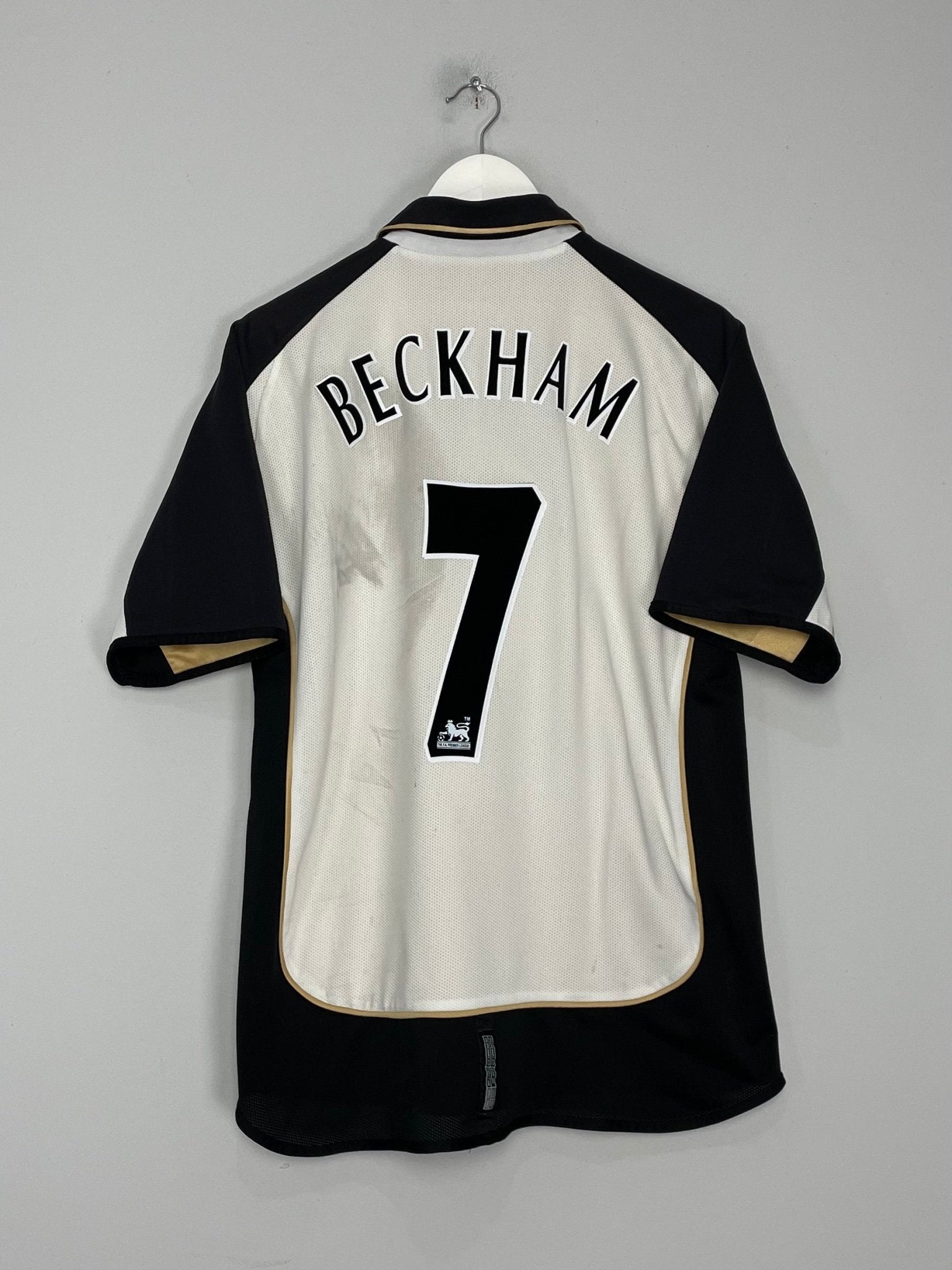 Shop 2001/02 MANCHESTER UNITED BECKHAM #7 *CENTENARY* AWAY/THIRD SHIRT (M) UMBRO, classic football shirts, vintage football shirts & retro soccer jerseys at Cult Kits