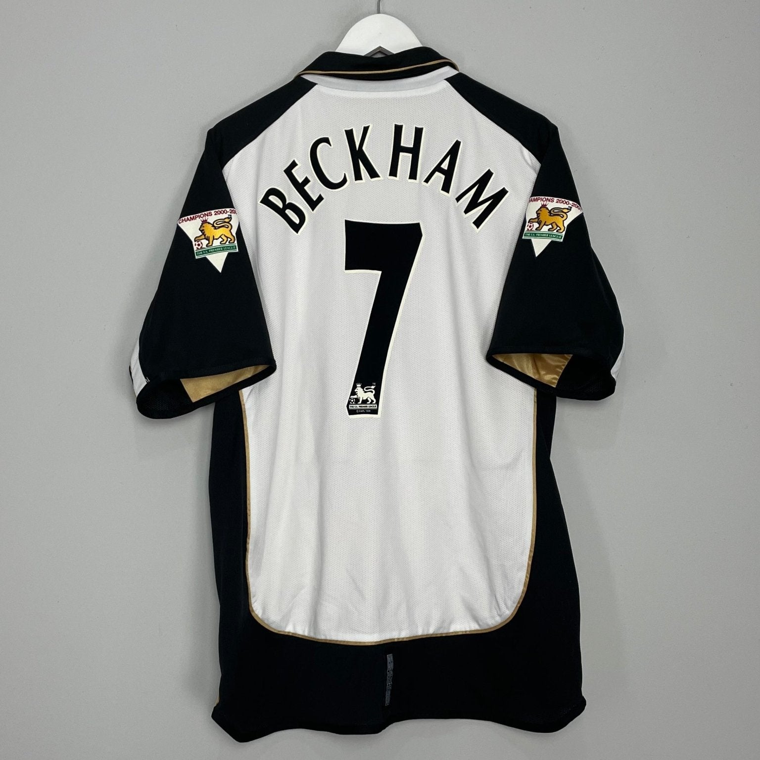 Shop 2001/02 MANCHESTER UNITED BECKHAM #7 CENTENARY AWAY/THIRD SHIRT (XL) UMBRO, classic football shirts, vintage football shirts & retro soccer jerseys at Cult Kits