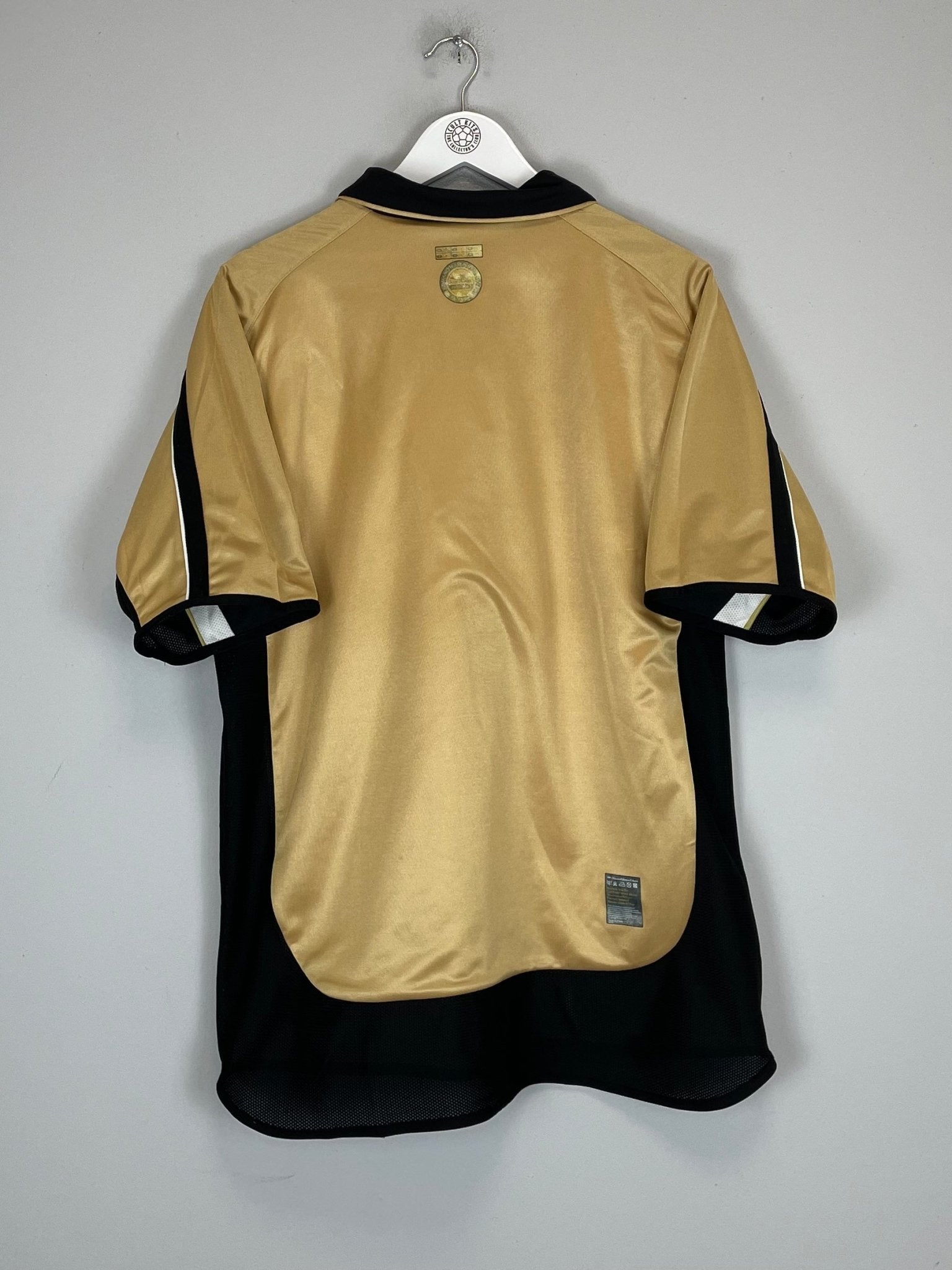 Shop 2001/02 MANCHESTER UNITED BECKHAM #7 C/L AWAY/THIRD CENTENARY SHIRT (XL) UMBRO, classic football shirts, vintage football shirts & retro soccer jerseys at Cult Kits