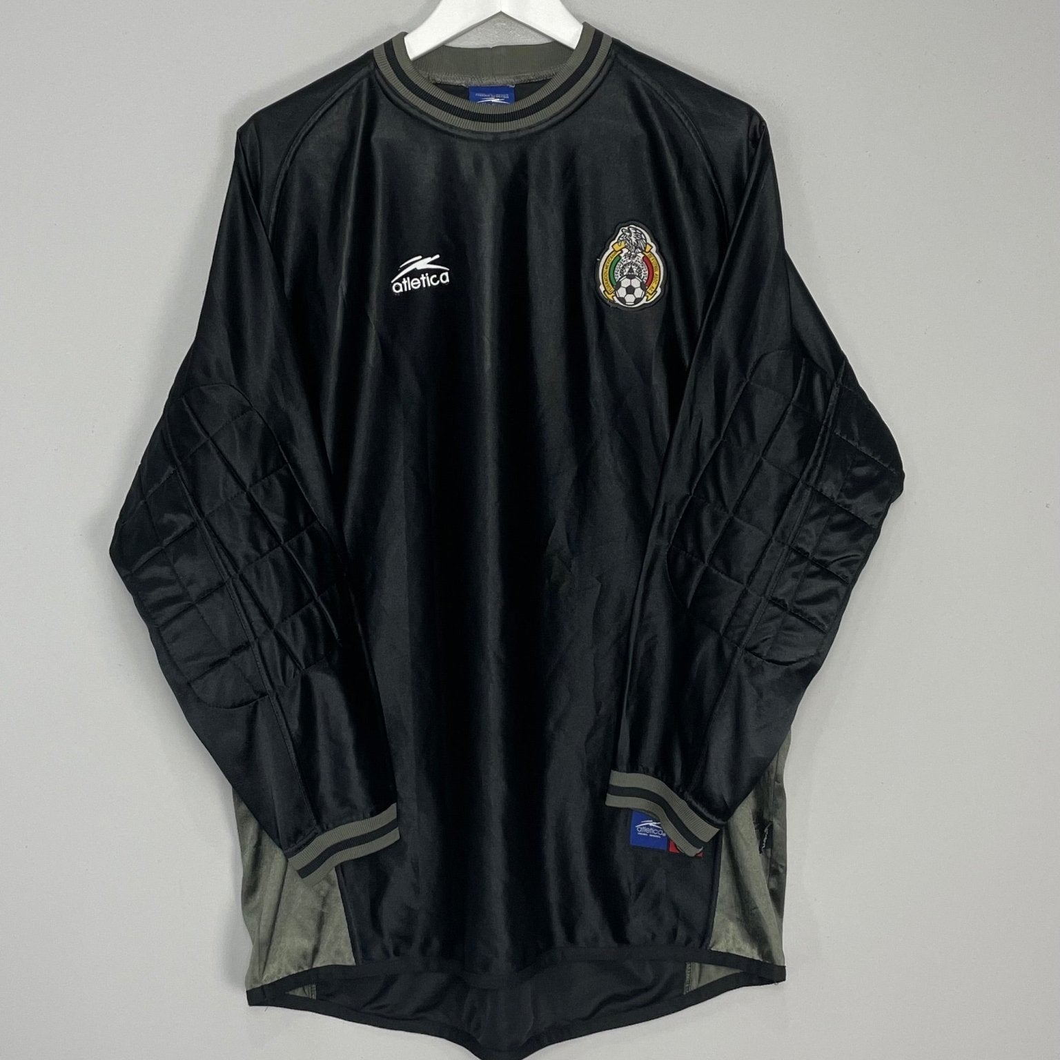 Shop 2001/02 MEXICO GK SHIRT (XL) ATLETICA, classic football shirts, vintage football shirts & retro soccer jerseys at Cult Kits